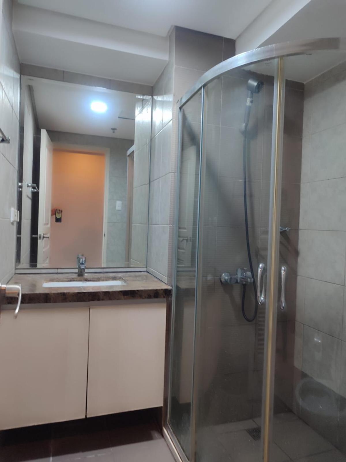 Apartment With Balcony And Free Pool Usage *