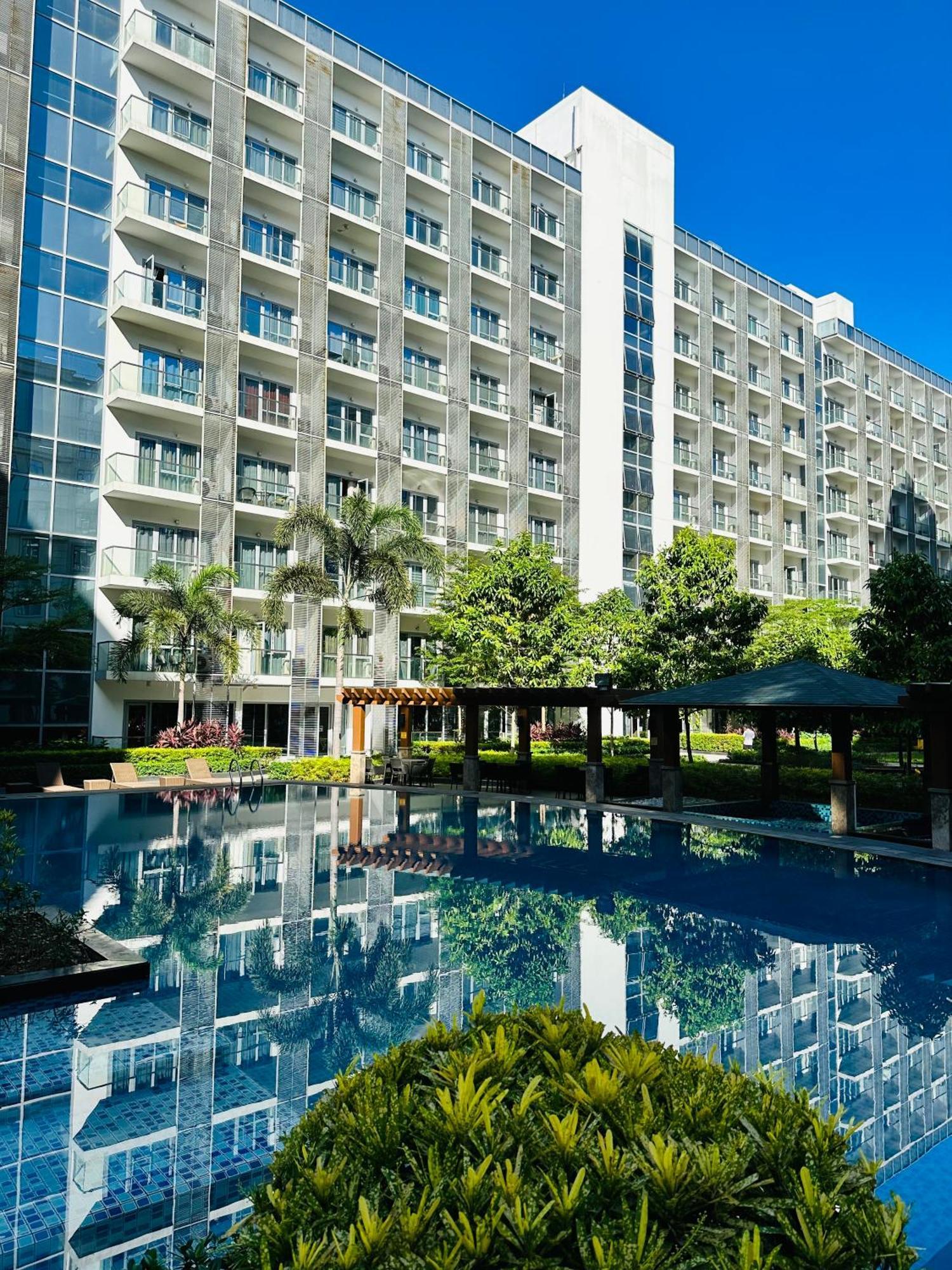 81 Newport Blvd Cluster 5 Unit 3f By Rechelle Nunag Manila