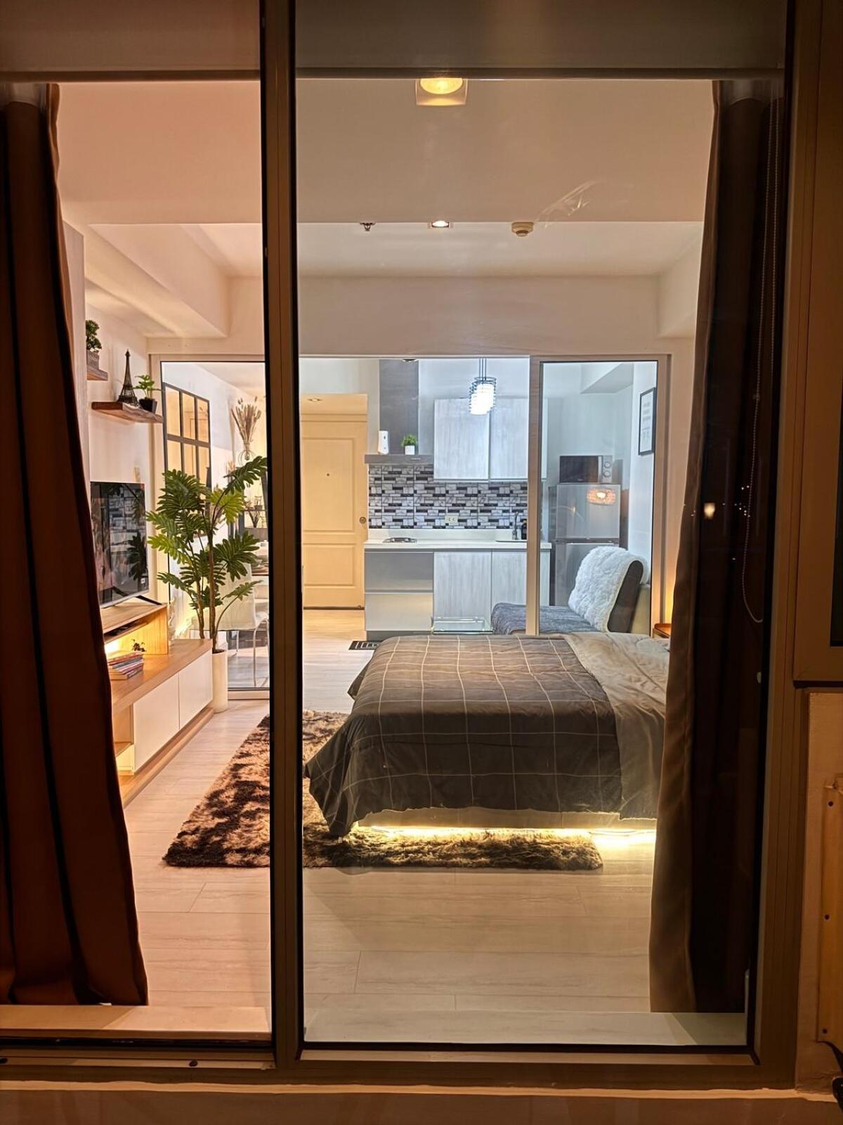 Apartment Azure Urban Resort-the Rustic Escape *