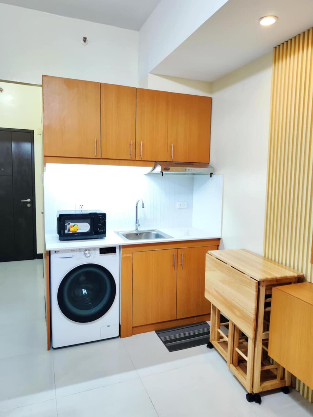Unit 23l T-b The Pearl Place Ortigas Apartment