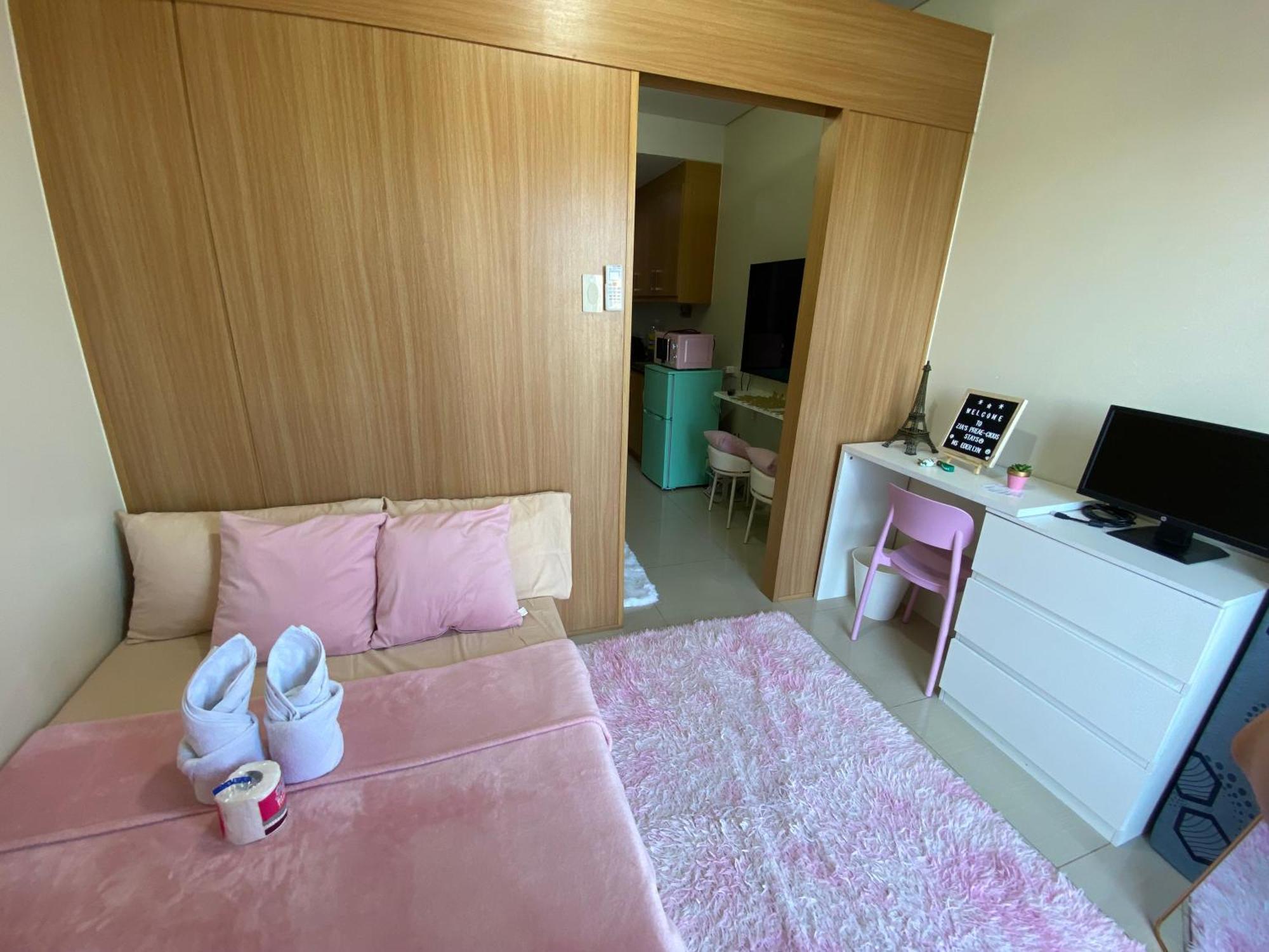 Zia's Preaecious Aparthotel