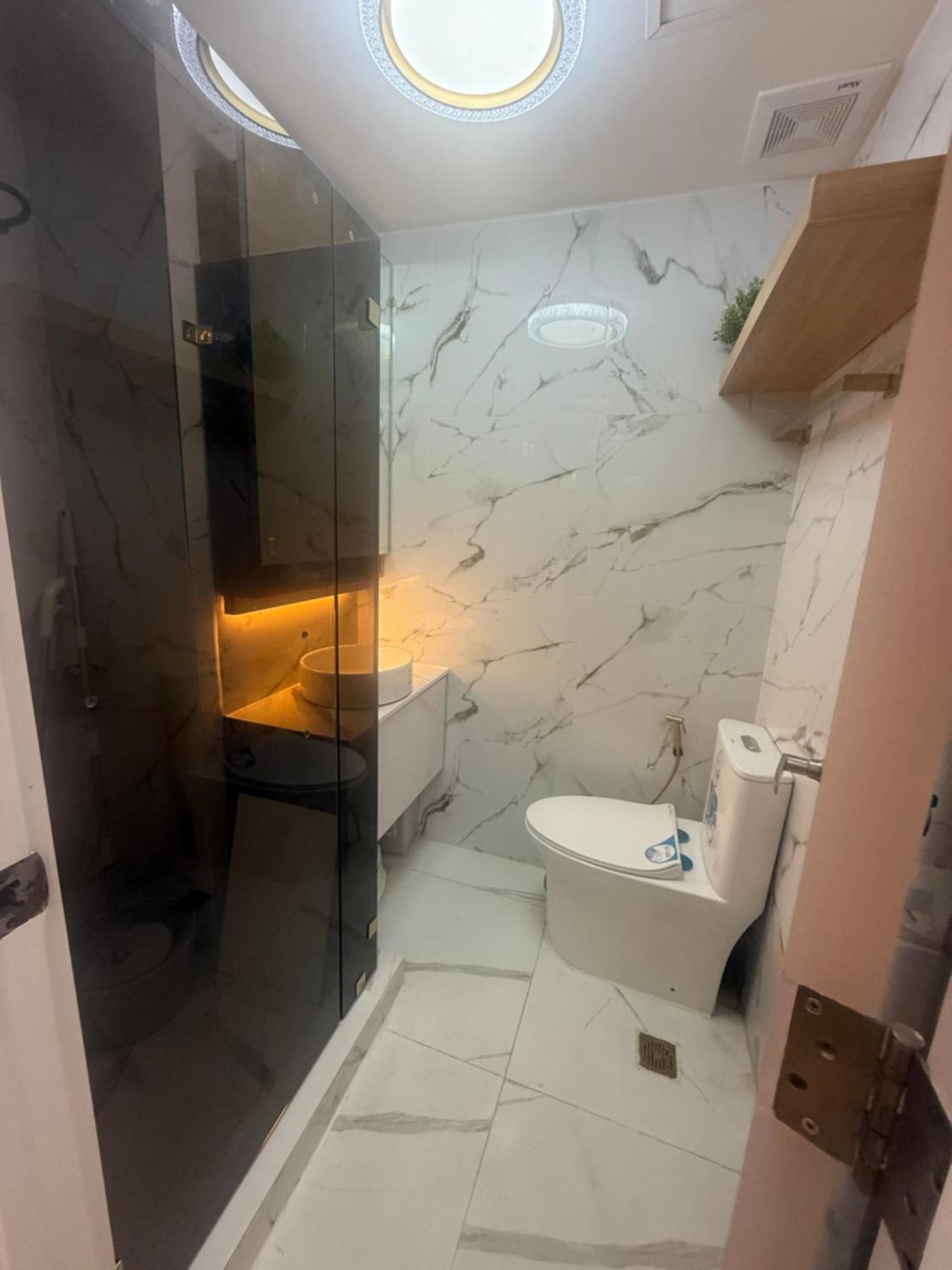 Yassis 2br Luxury Unit In Grass