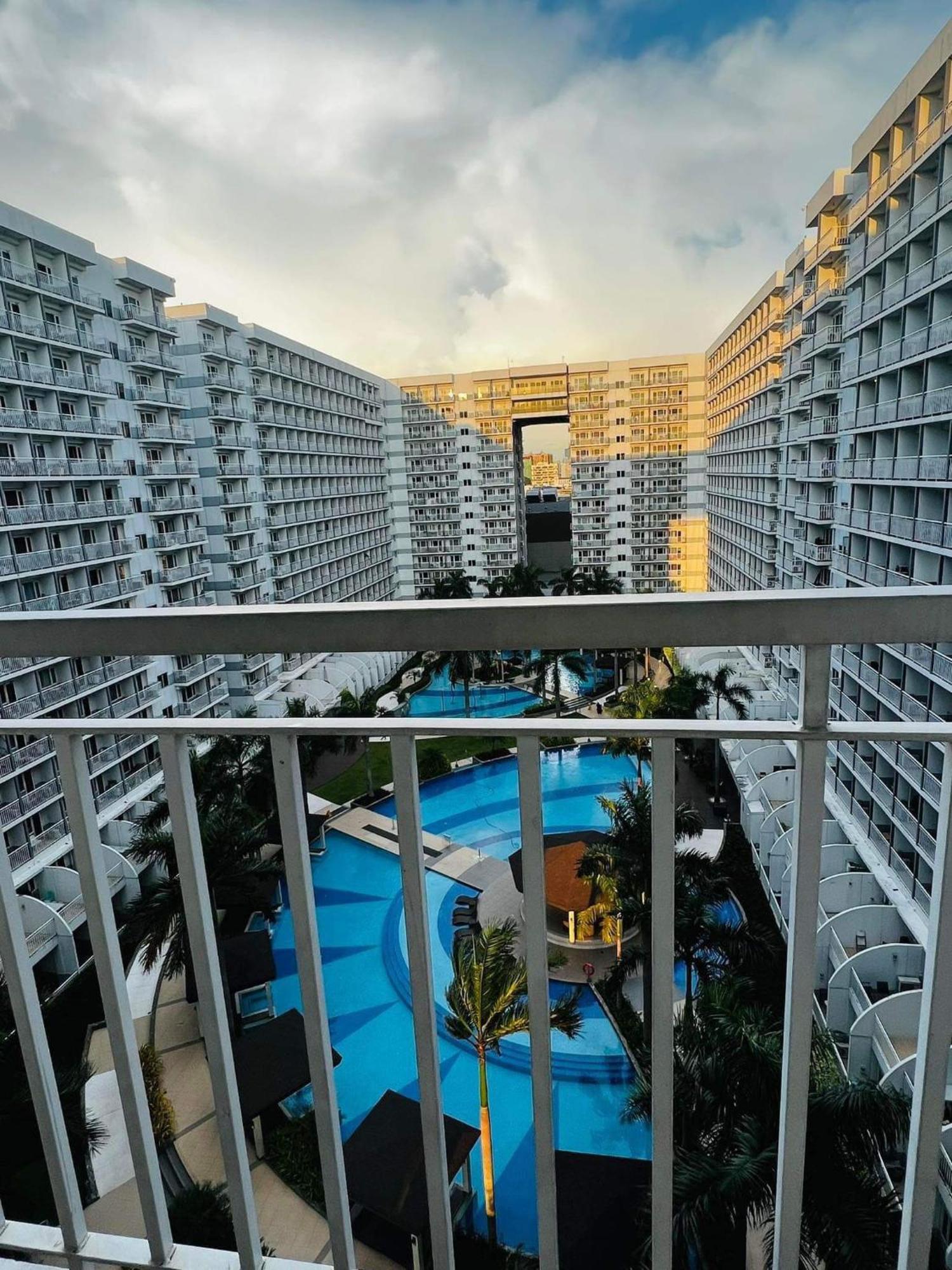 Shell Residences - Rhoi * Manila