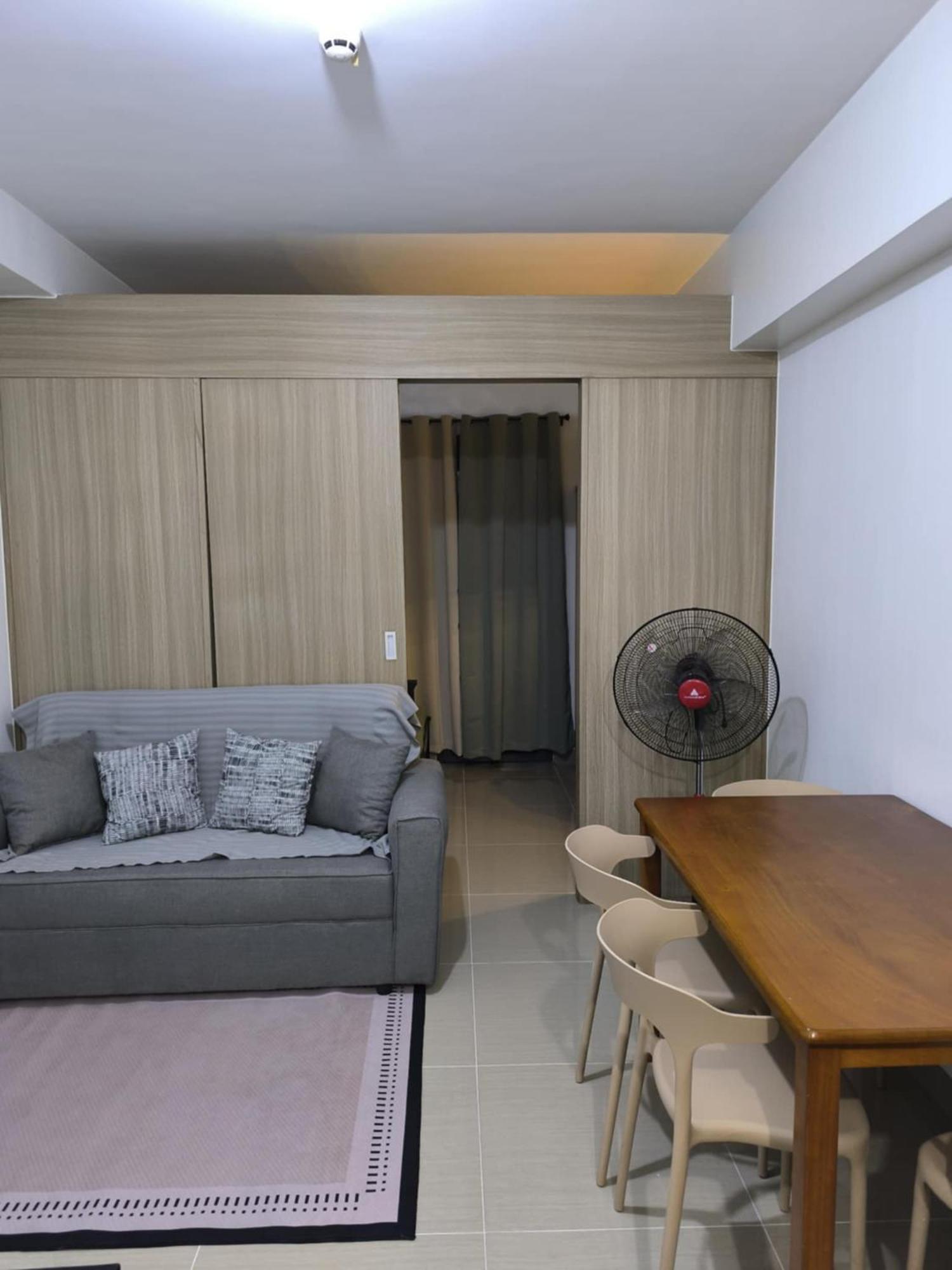 Shore 2 Residences - La Casa * Manila