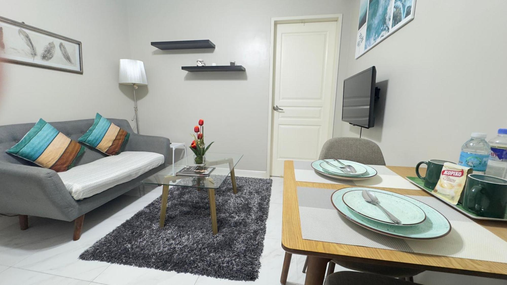 La Suitez 1616 I Monarch Parksuites Balmora Place Apartment