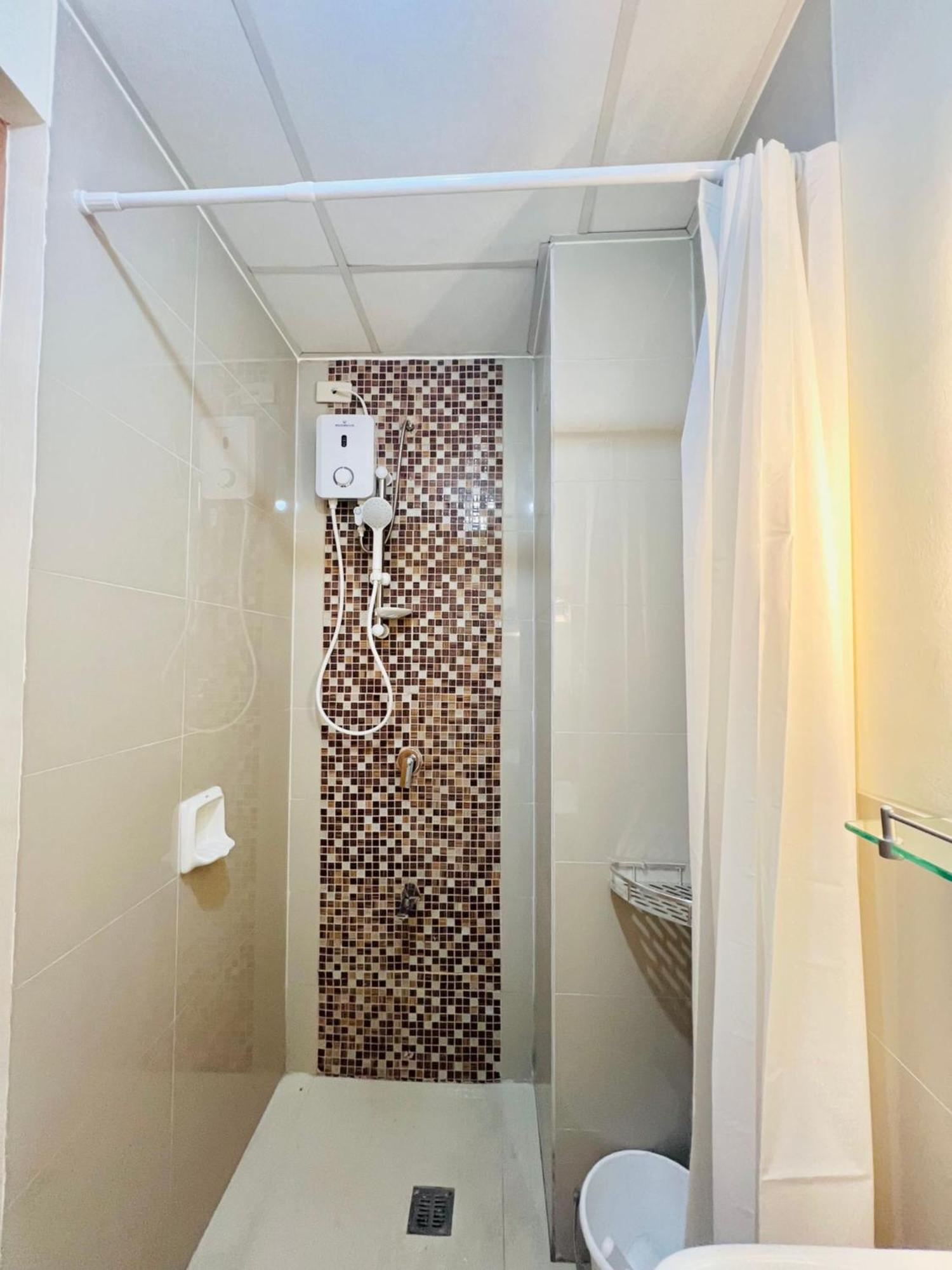Apartment In Fairview *