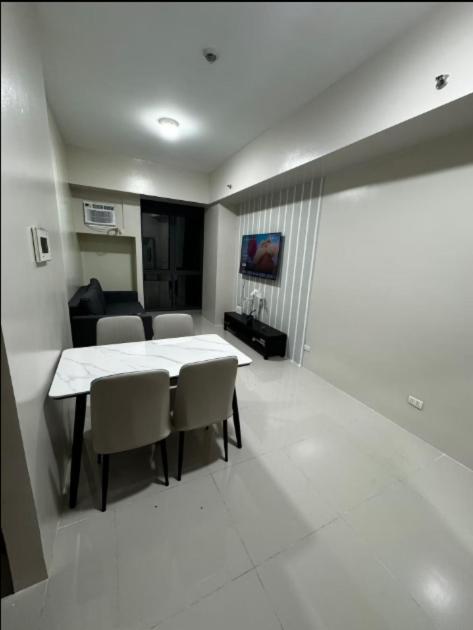 Aparthotel C12f Jrm Staycation Naia T3 Near Airport With Parking *