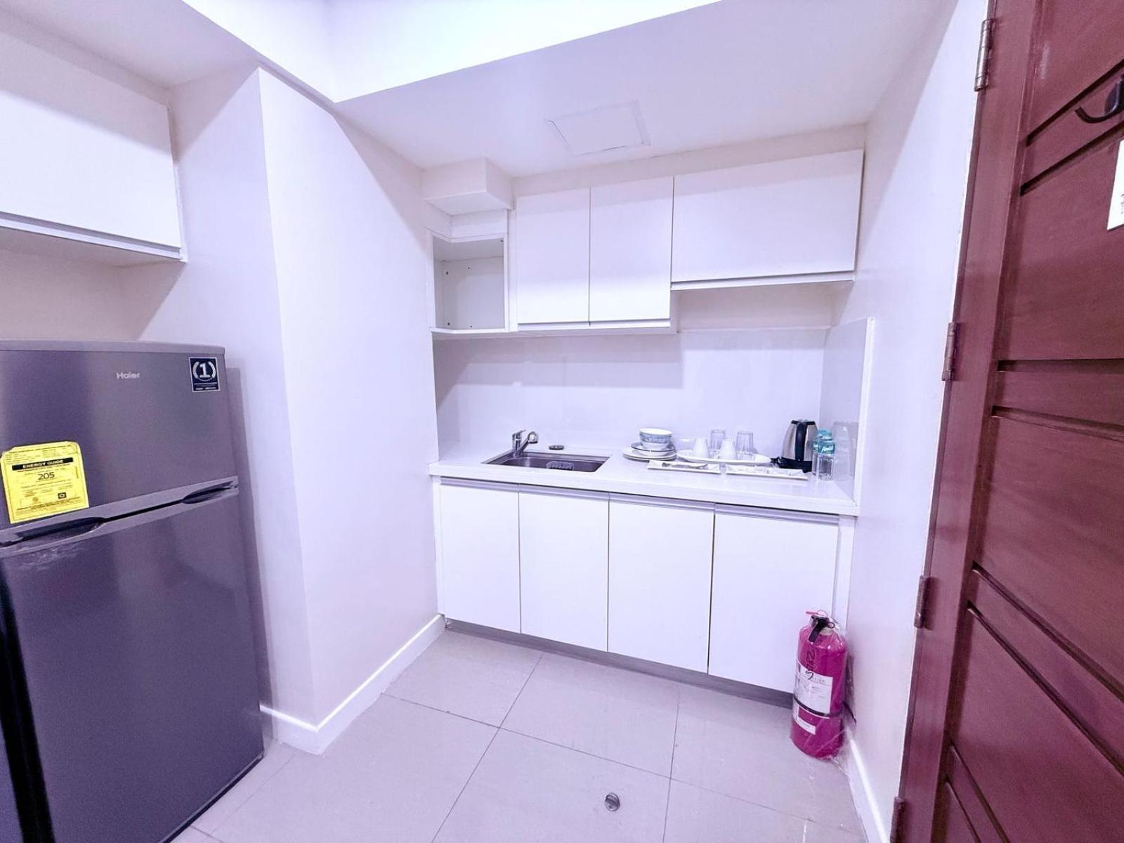 Sapphire Seaview Park Near Okada, Solaire, Moa, Naia Airport Aparthotel *