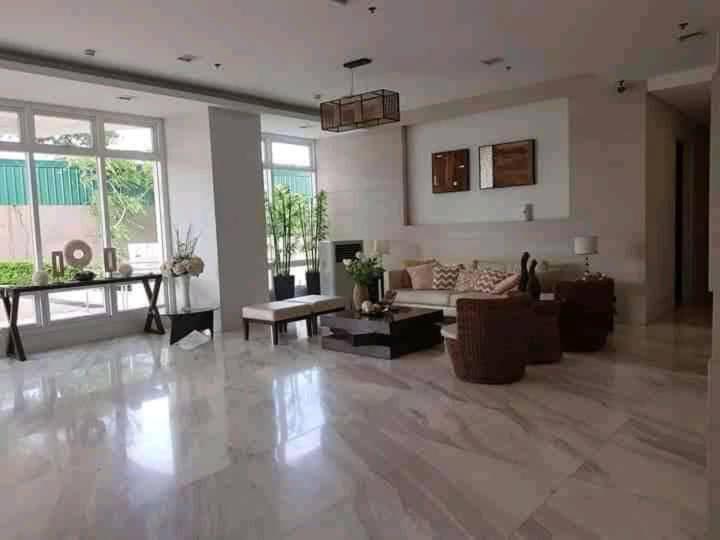 Apartment Reddoorz Anuva Residences *