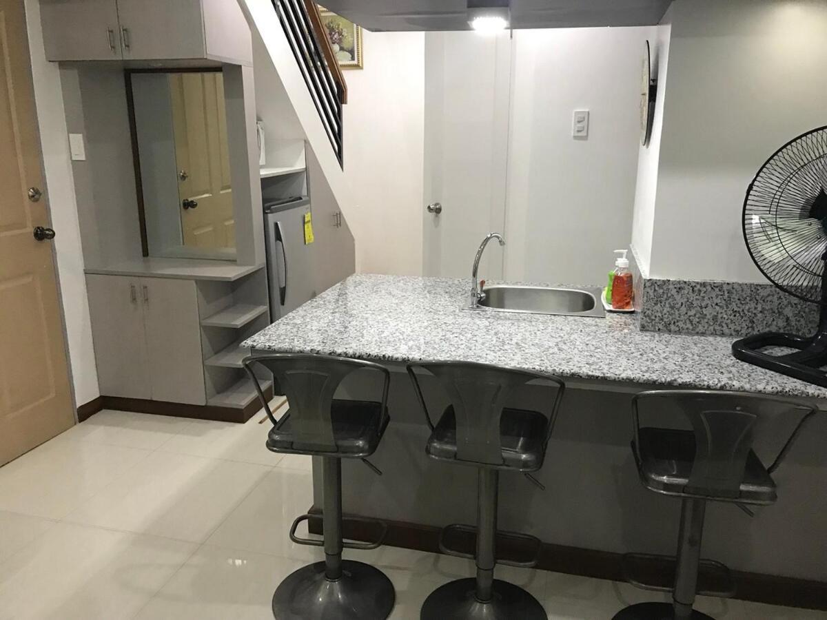 Apartment Loft-style Unit In Makati With Netflix Wifi Manila
