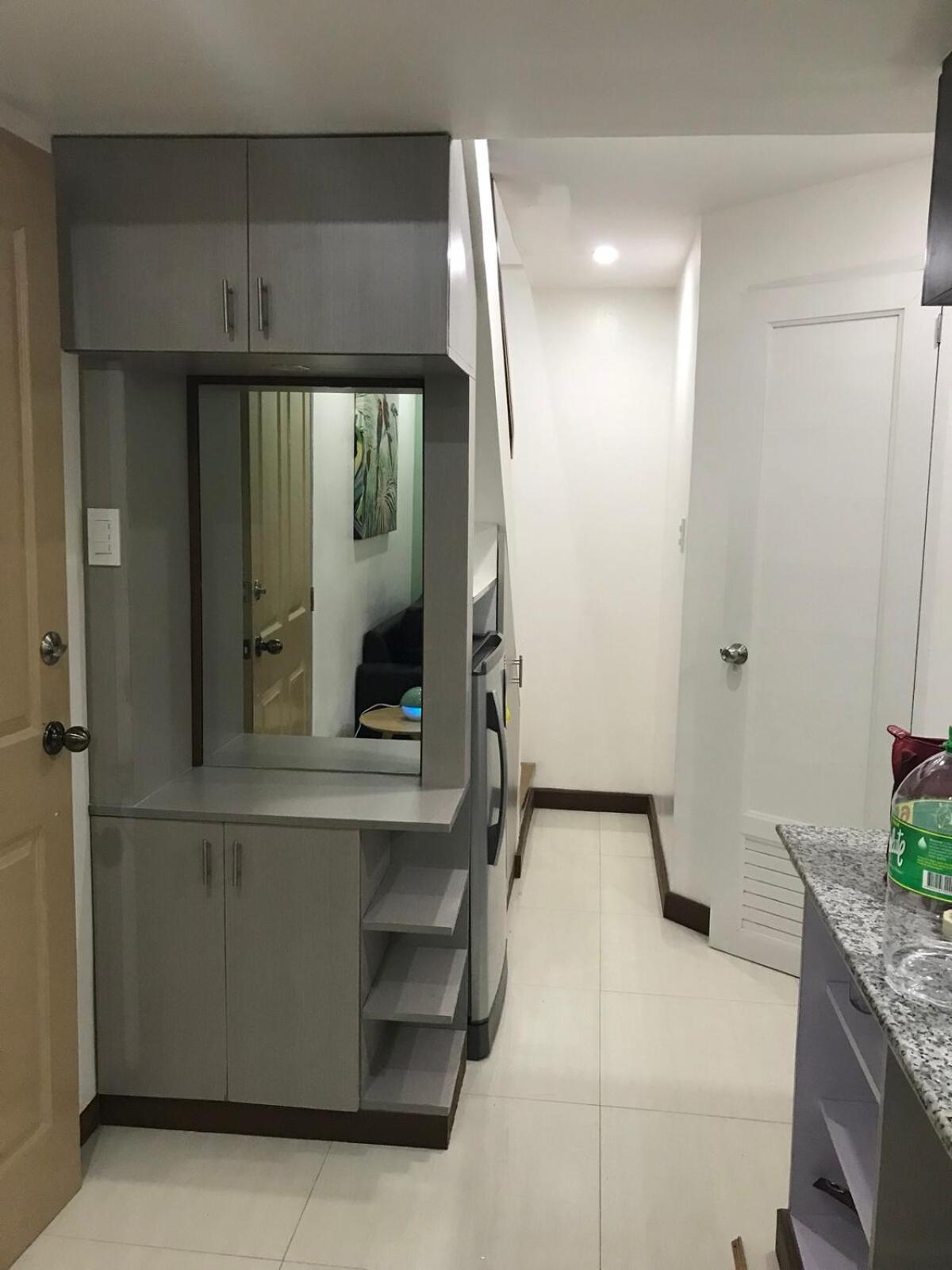 Loft-style Unit In Makati With Netflix Wifi * Manila
