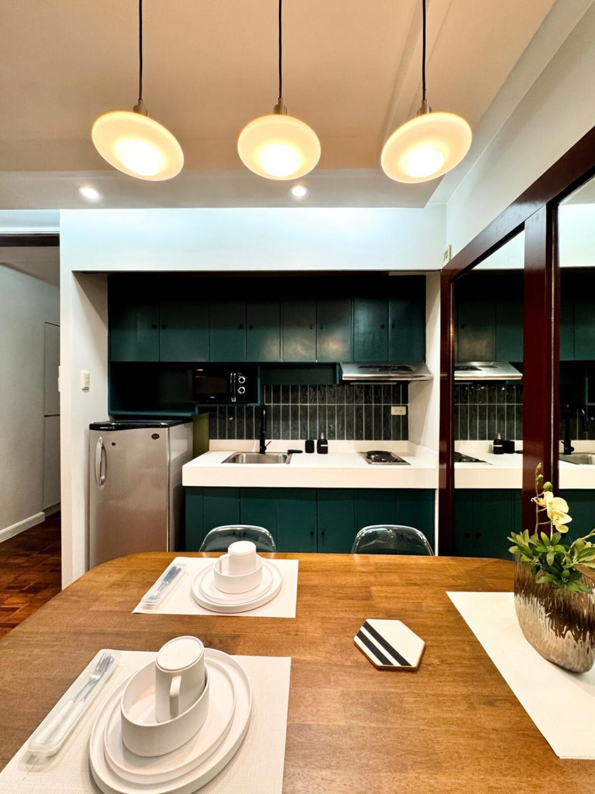 Intimate And Cozy One Bedroom Across Greenbelt Makati Manila
