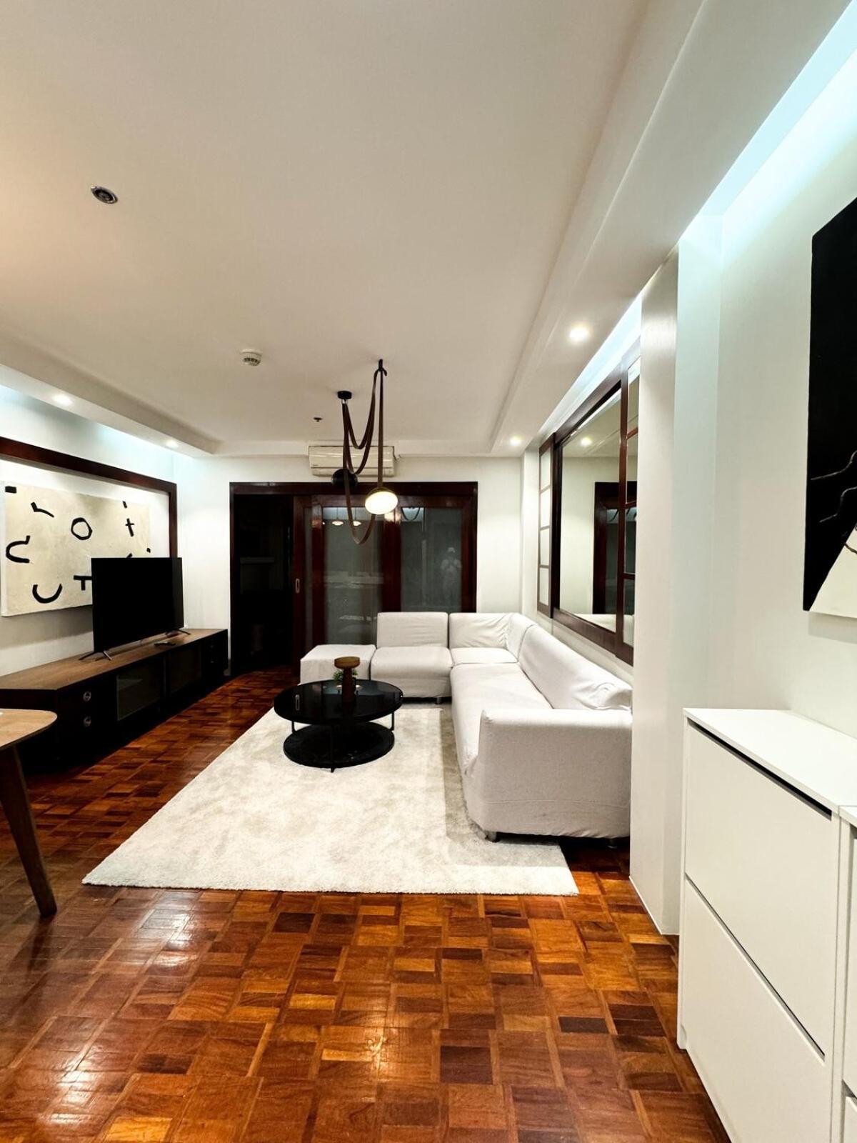 Apartment Intimate And Cozy One Bedroom Across Greenbelt Makati