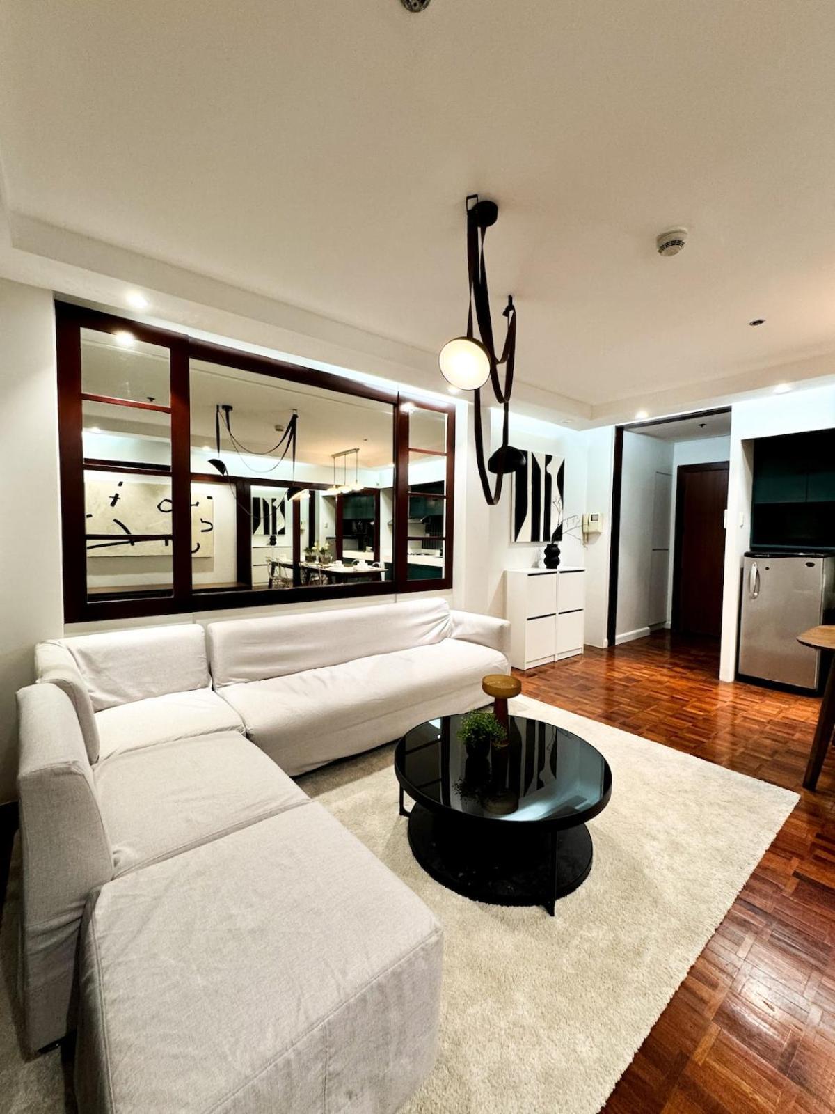 Intimate And Cozy One Bedroom Across Greenbelt Makati Manila