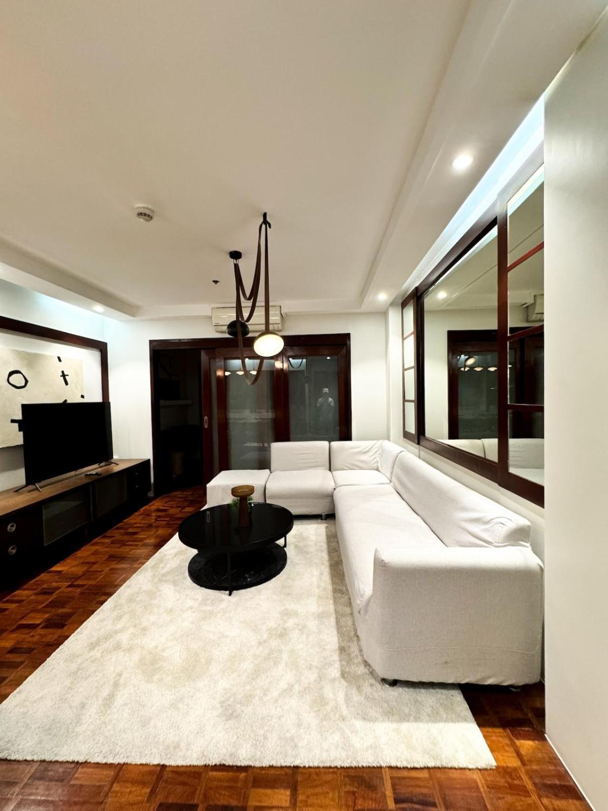 Intimate And Cozy One Bedroom Across Greenbelt Makati