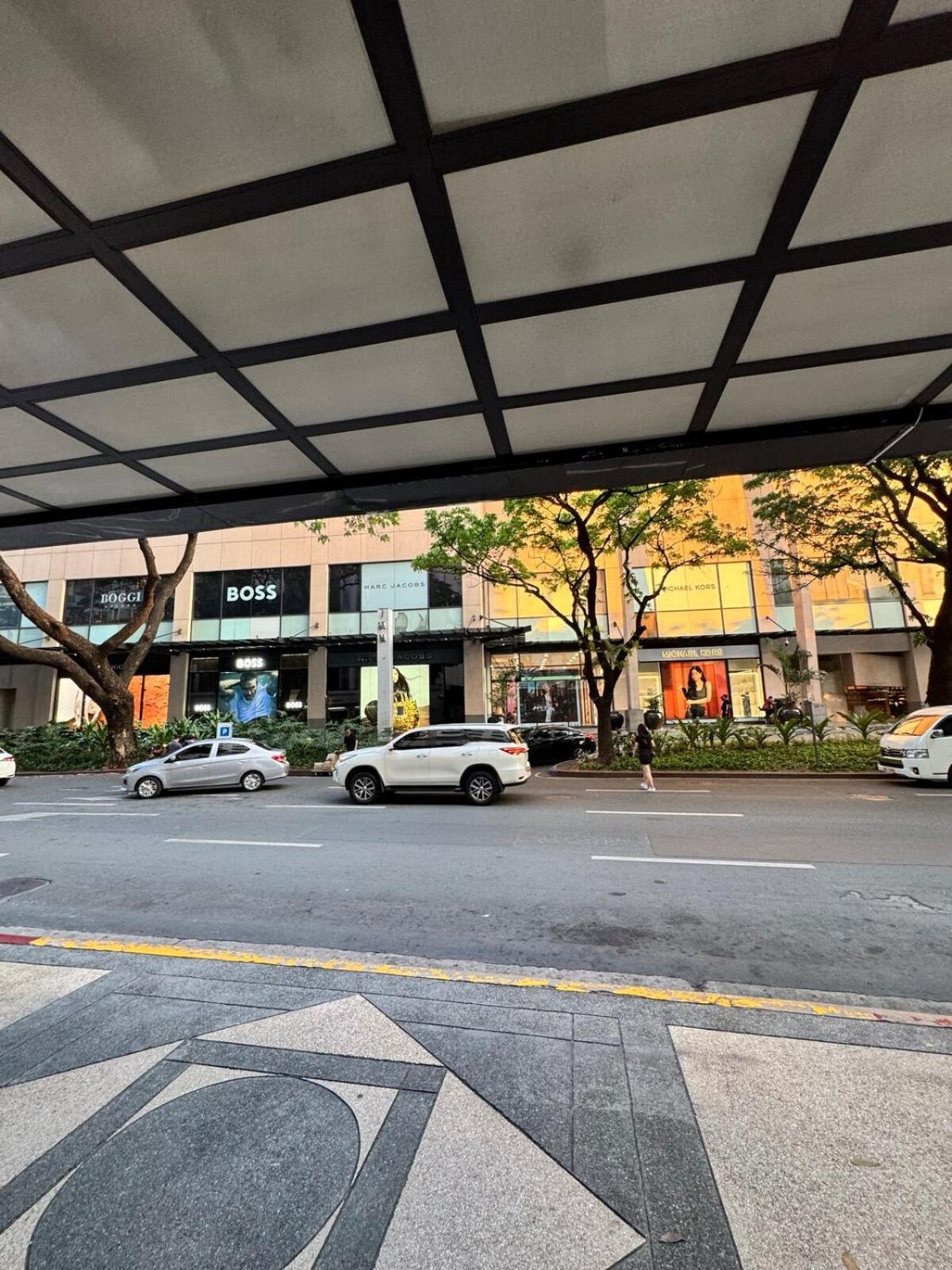 Apartment Intimate And Cozy One Bedroom Across Greenbelt Makati