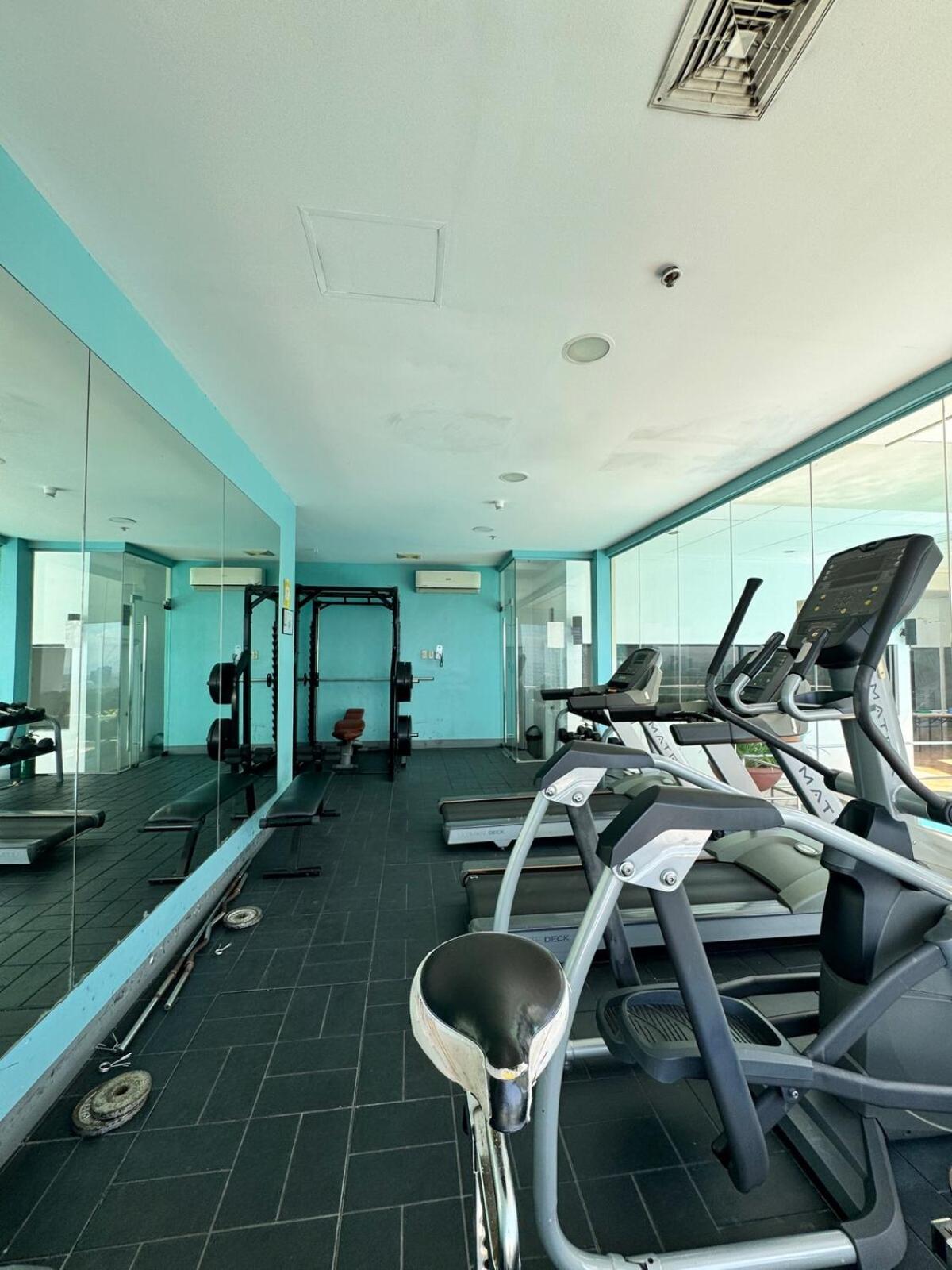 Intimate And Cozy One Bedroom Across Greenbelt Makati *