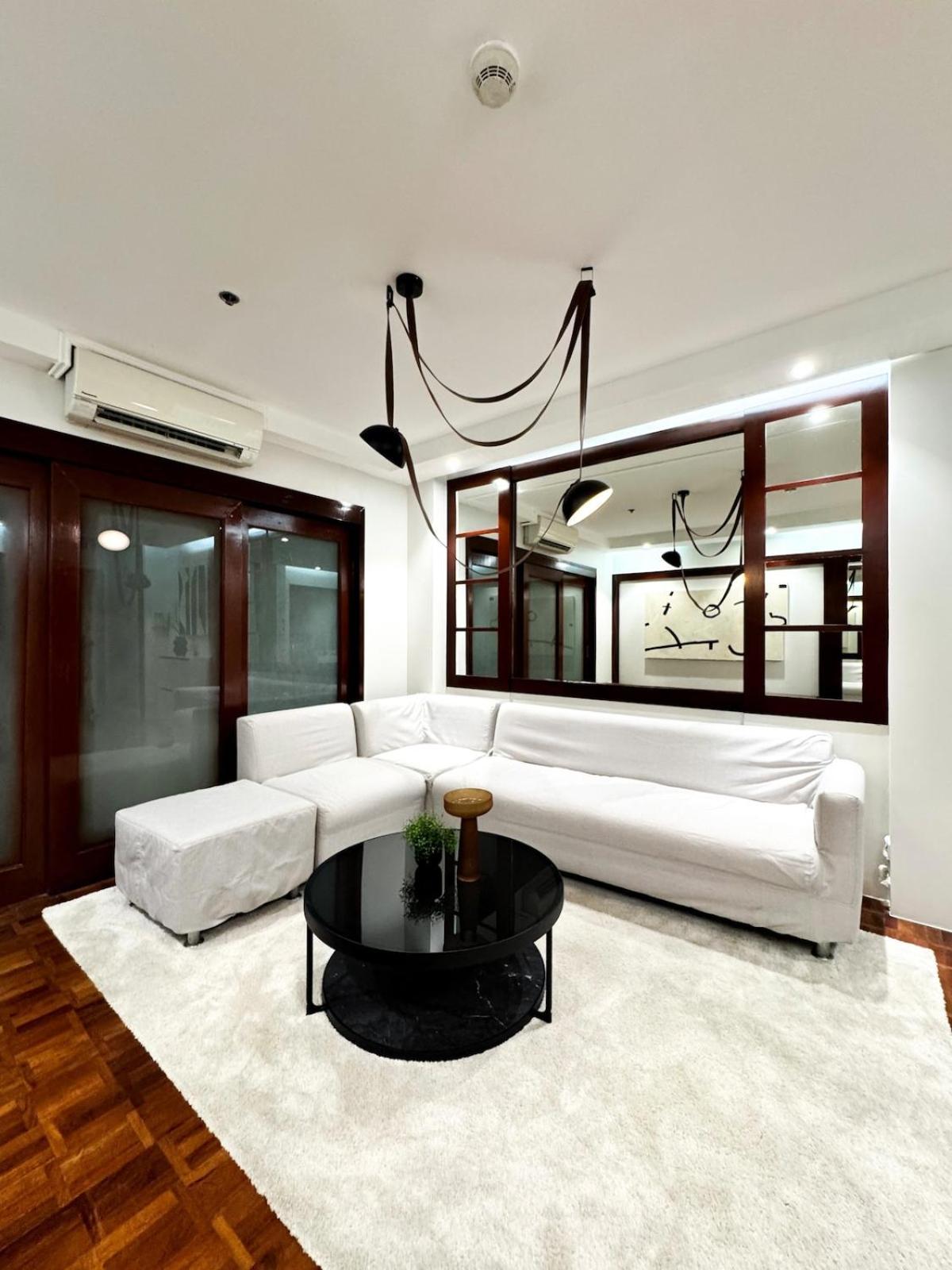 Intimate And Cozy One Bedroom Across Greenbelt Makati