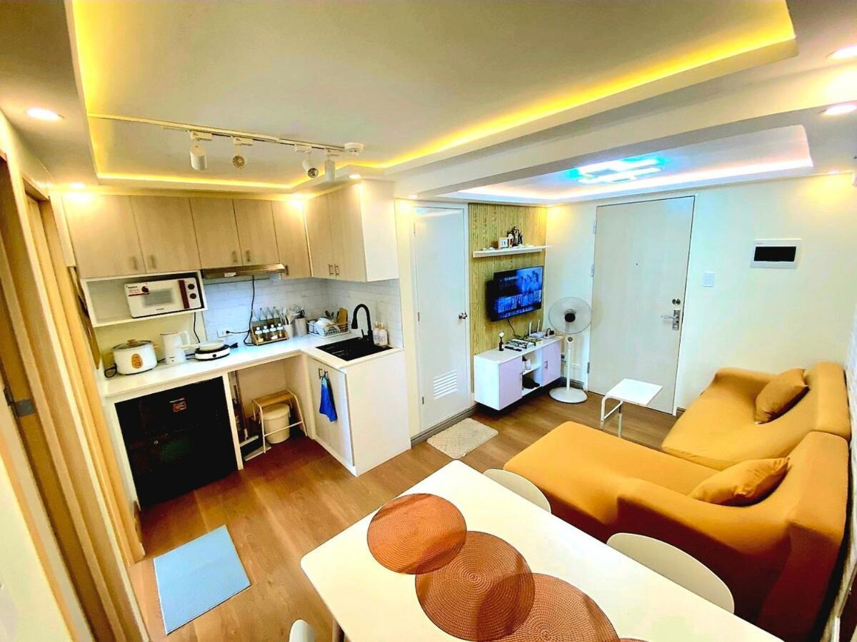 Veronica Grey's Staycation 2br Apartment Manila