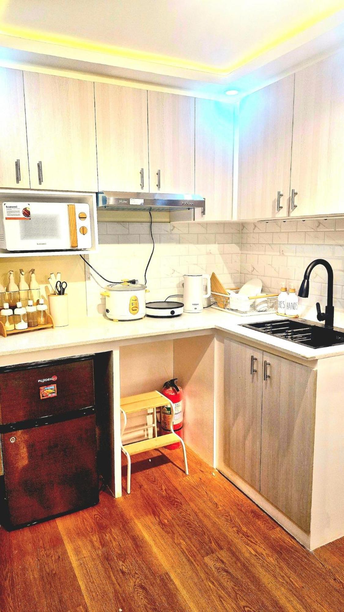 Veronica Grey's Staycation 2br