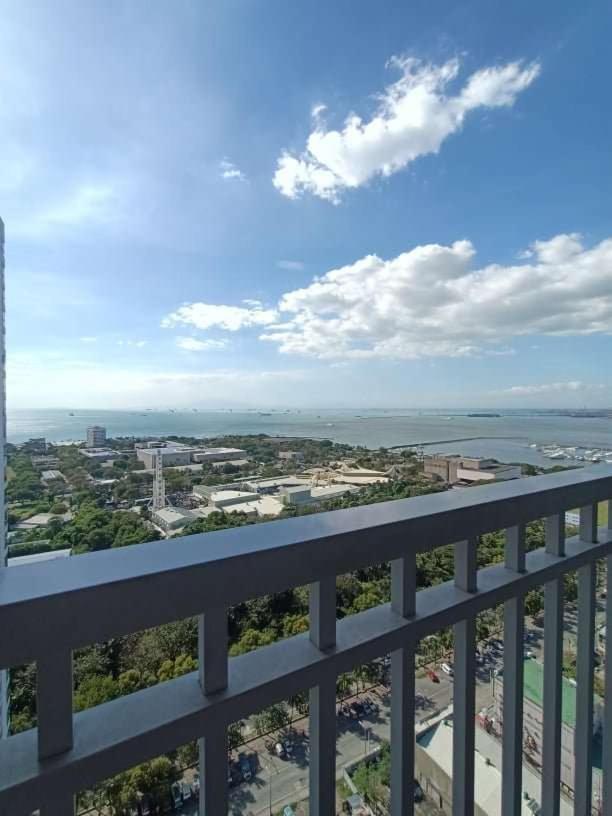 Breeze Residences Manila