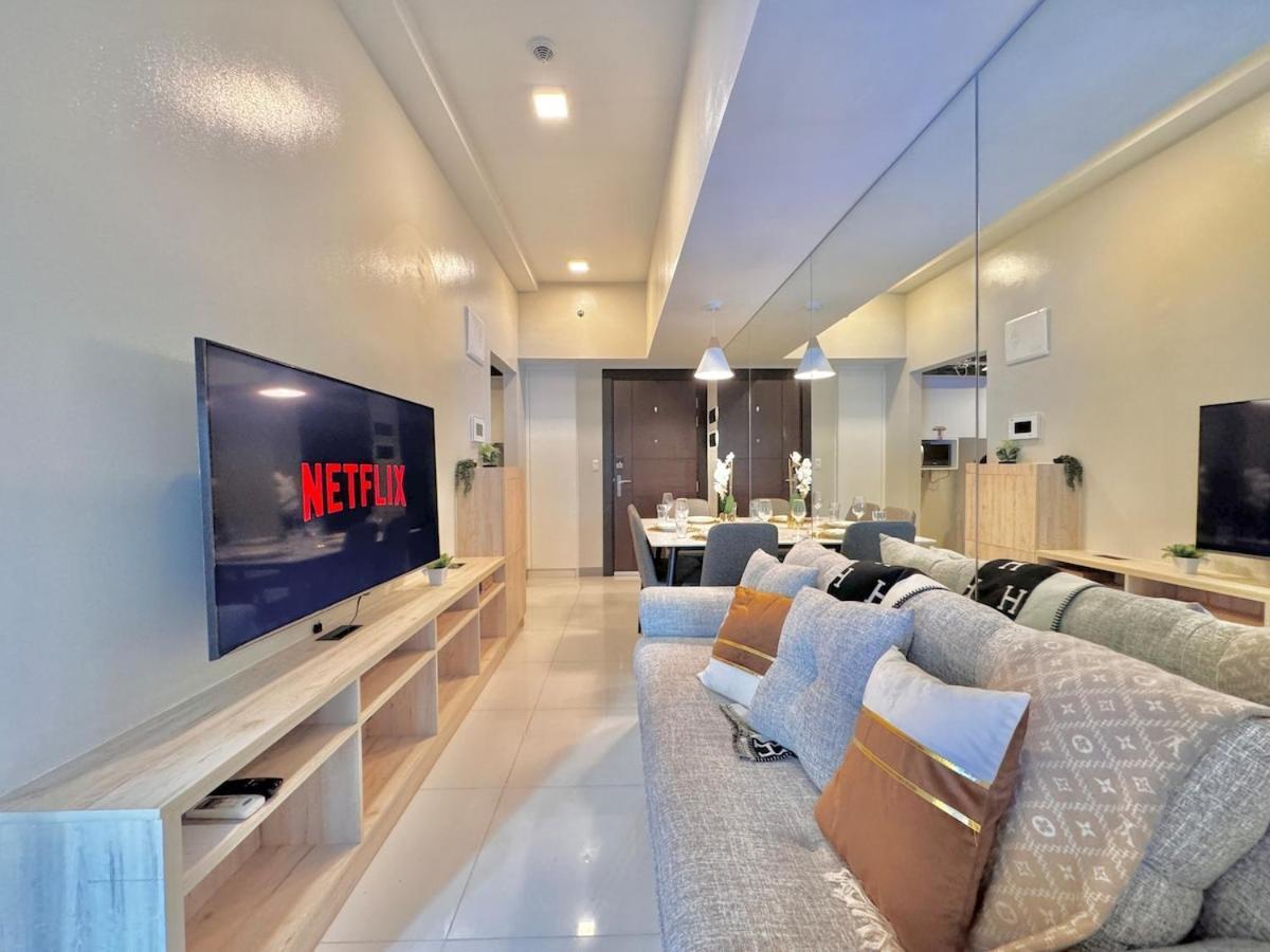 Modern Interiored In Uptown Bgc With Fastwi-fi