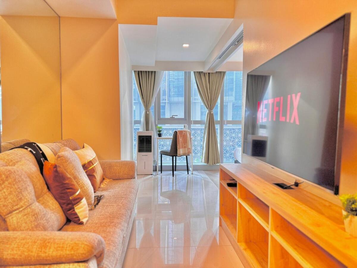 Modern Interiored In Uptown Bgc With Fastwi-fi Apartment
