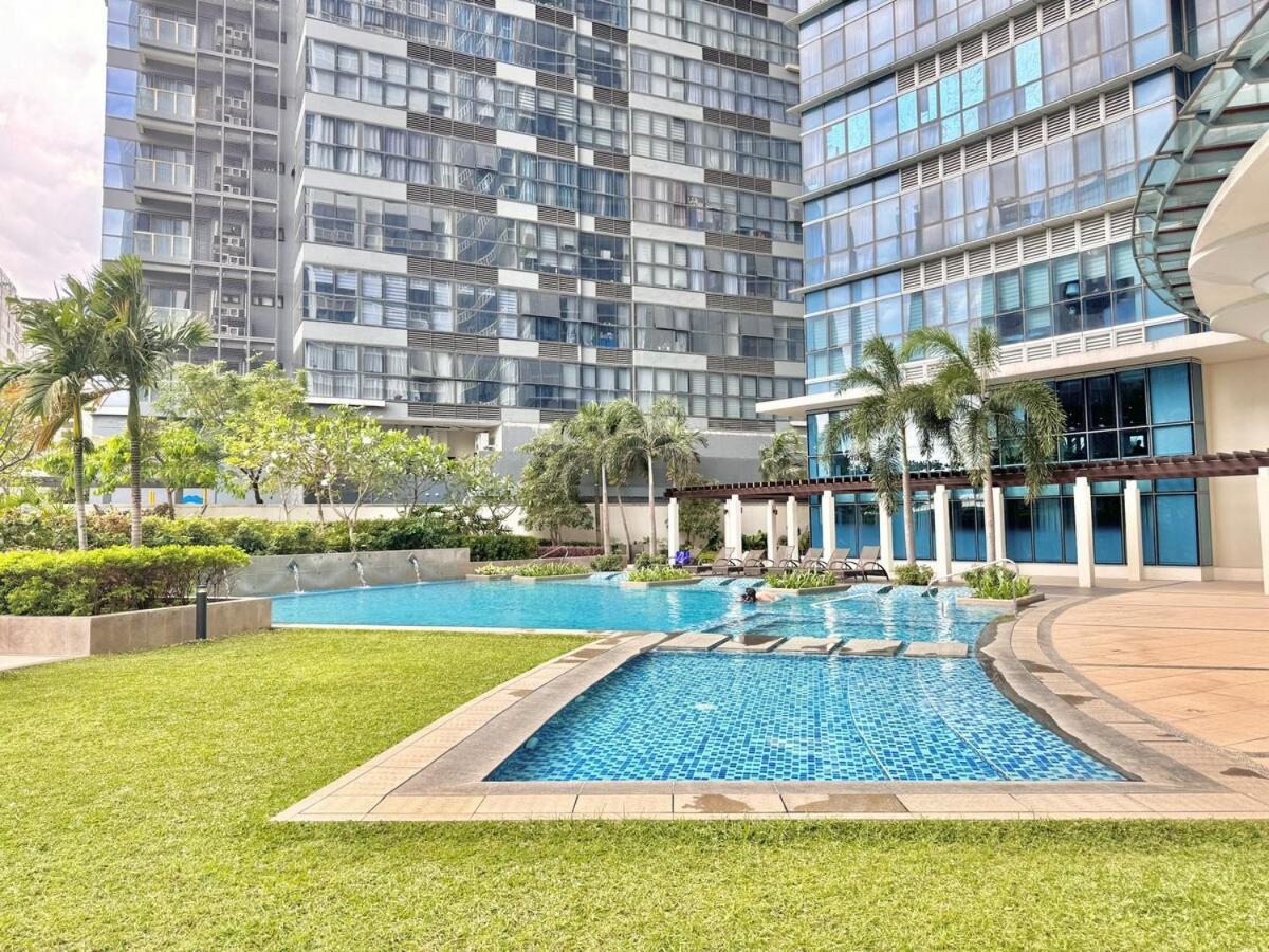Apartment Modern Interiored In Uptown Bgc With Fastwi-fi Manila
