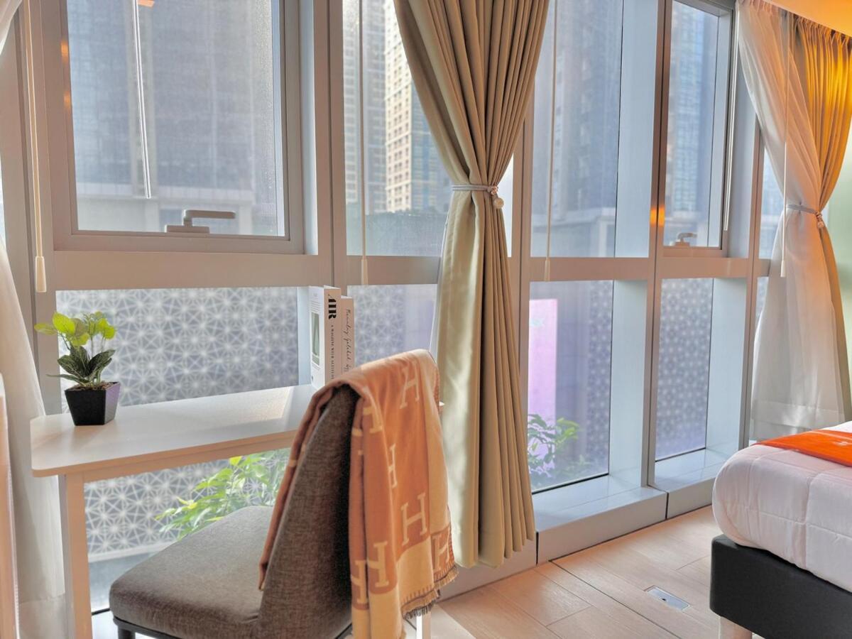 Modern Interiored In Uptown Bgc With Fastwi-fi Manila