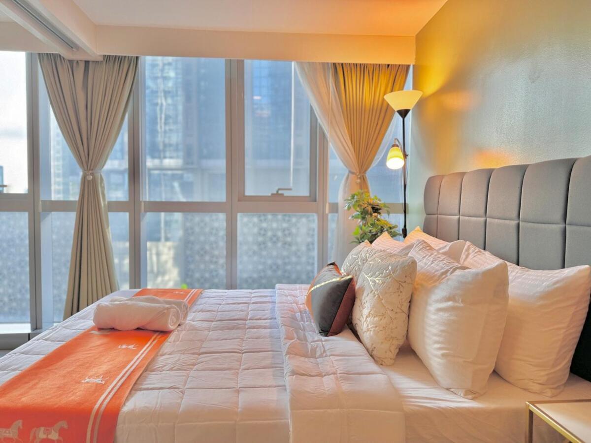 Modern Interiored In Uptown Bgc With Fastwi-fi
