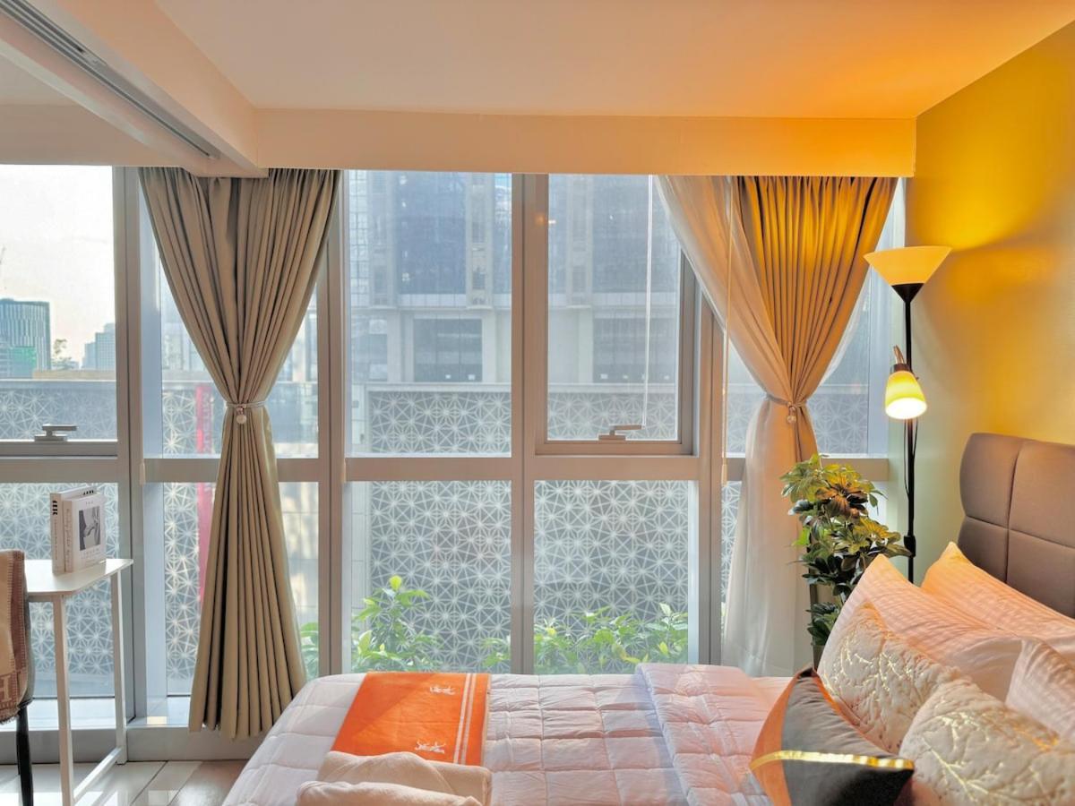 Modern Interiored In Uptown Bgc With Fastwi-fi Apartment Manila