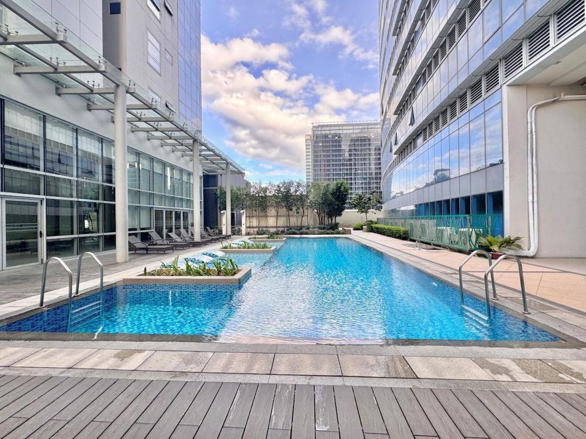 Modern Interiored In Uptown Bgc With Fastwi-fi