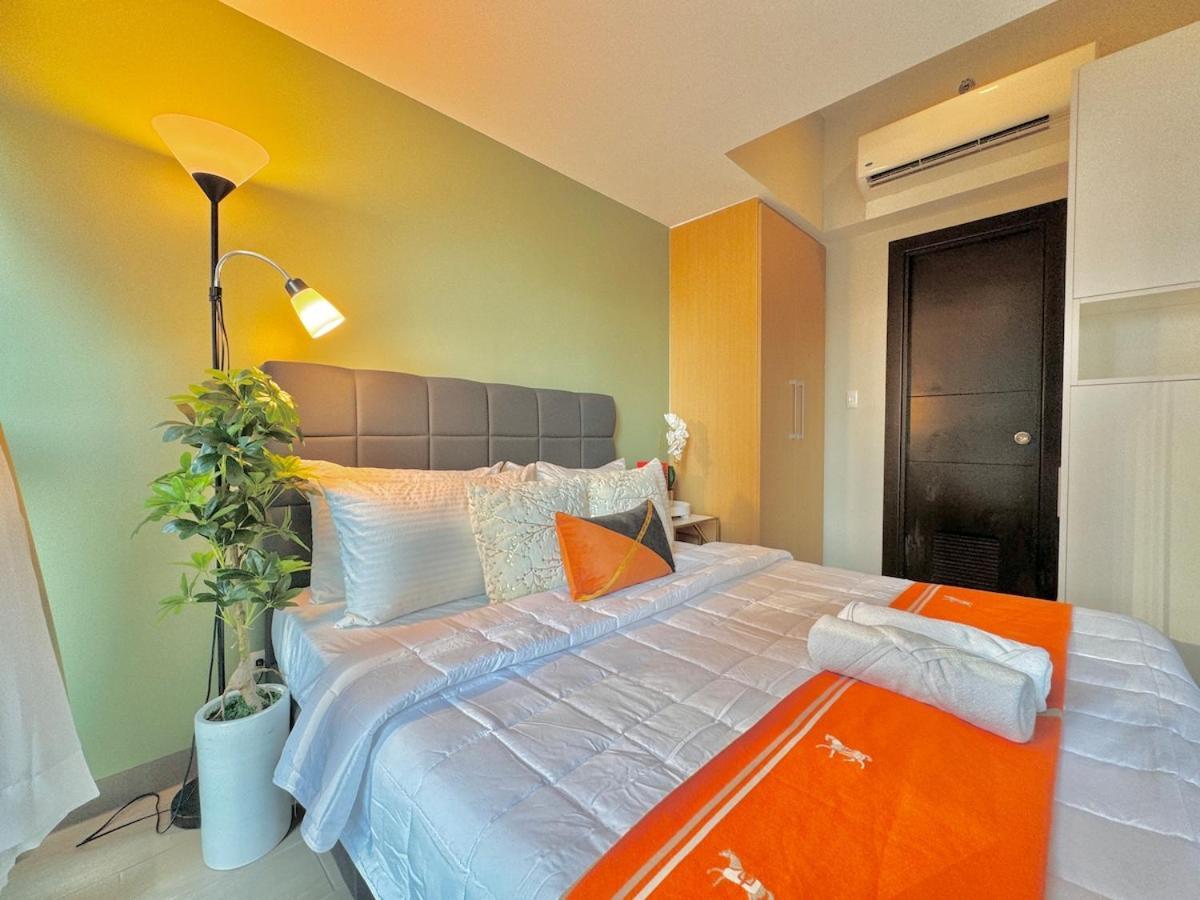 Modern Interiored In Uptown Bgc With Fastwi-fi Apartment