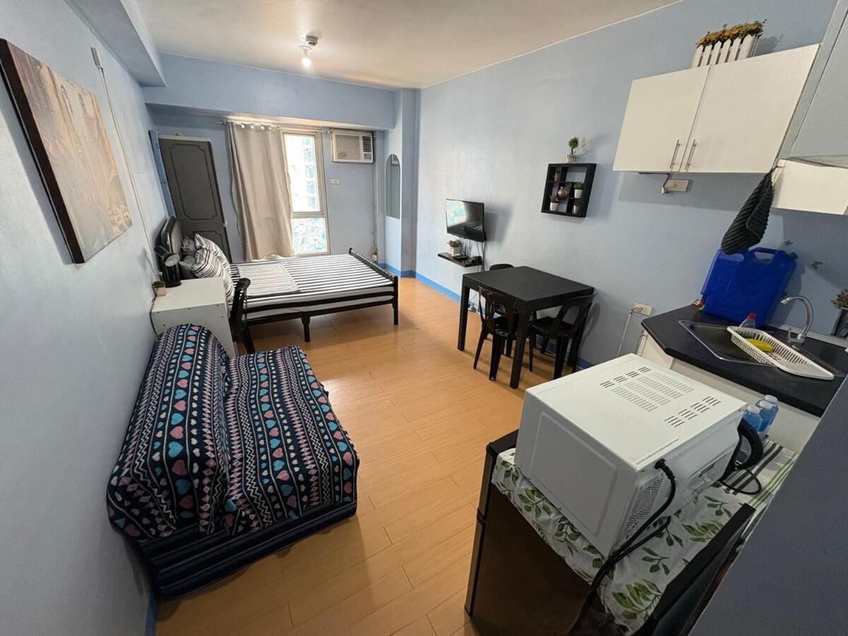 At The Heart Of 2 Apartment Manila
