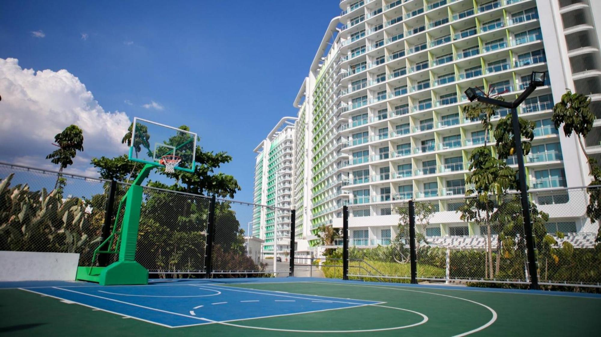 Apartment Sabrina's Crib 2br By Azure Residences Near Airport *