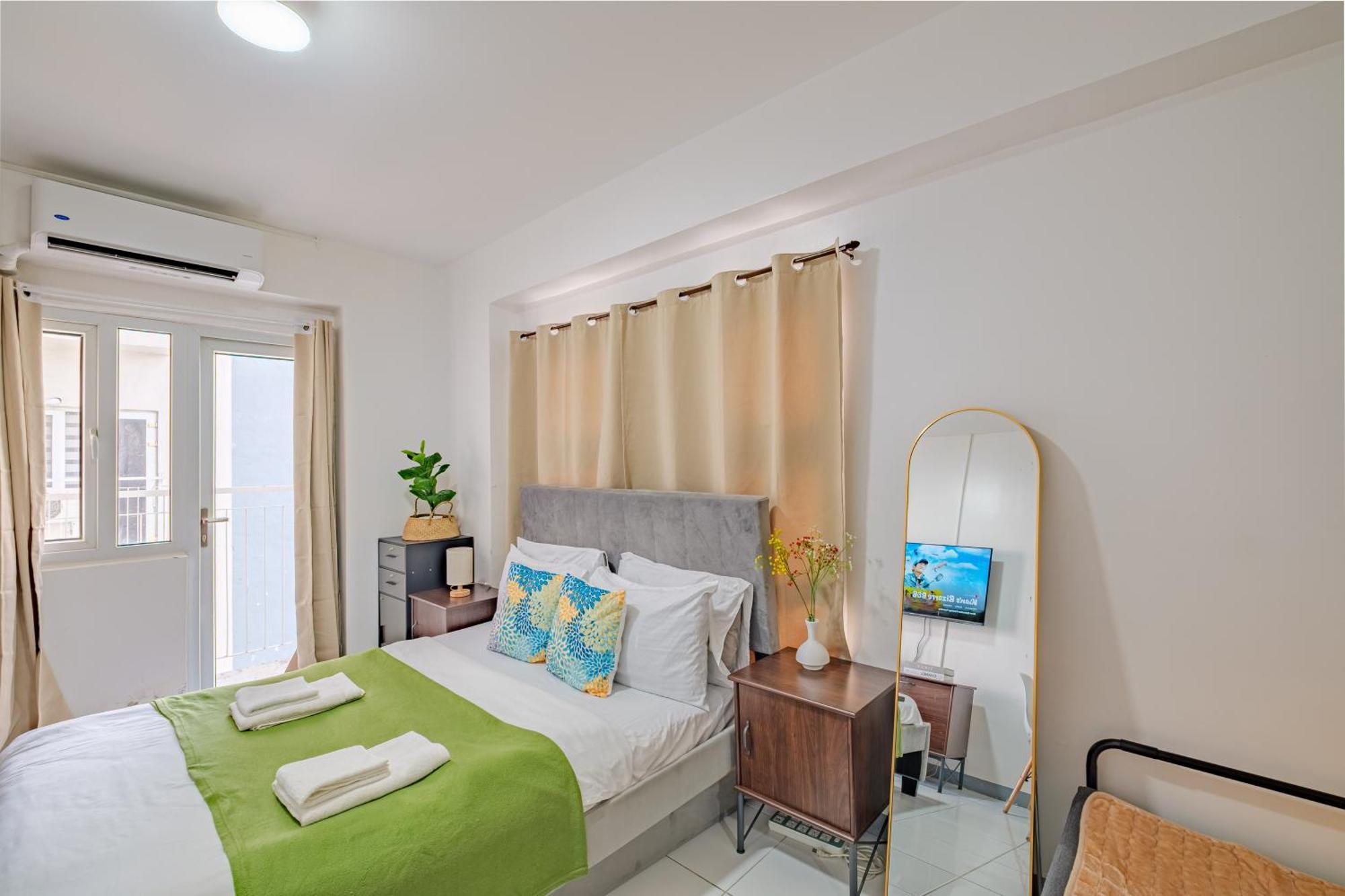 Apartment Cozy With Balcony Netflix Free Access To Pool And Gym 100mbps Manila