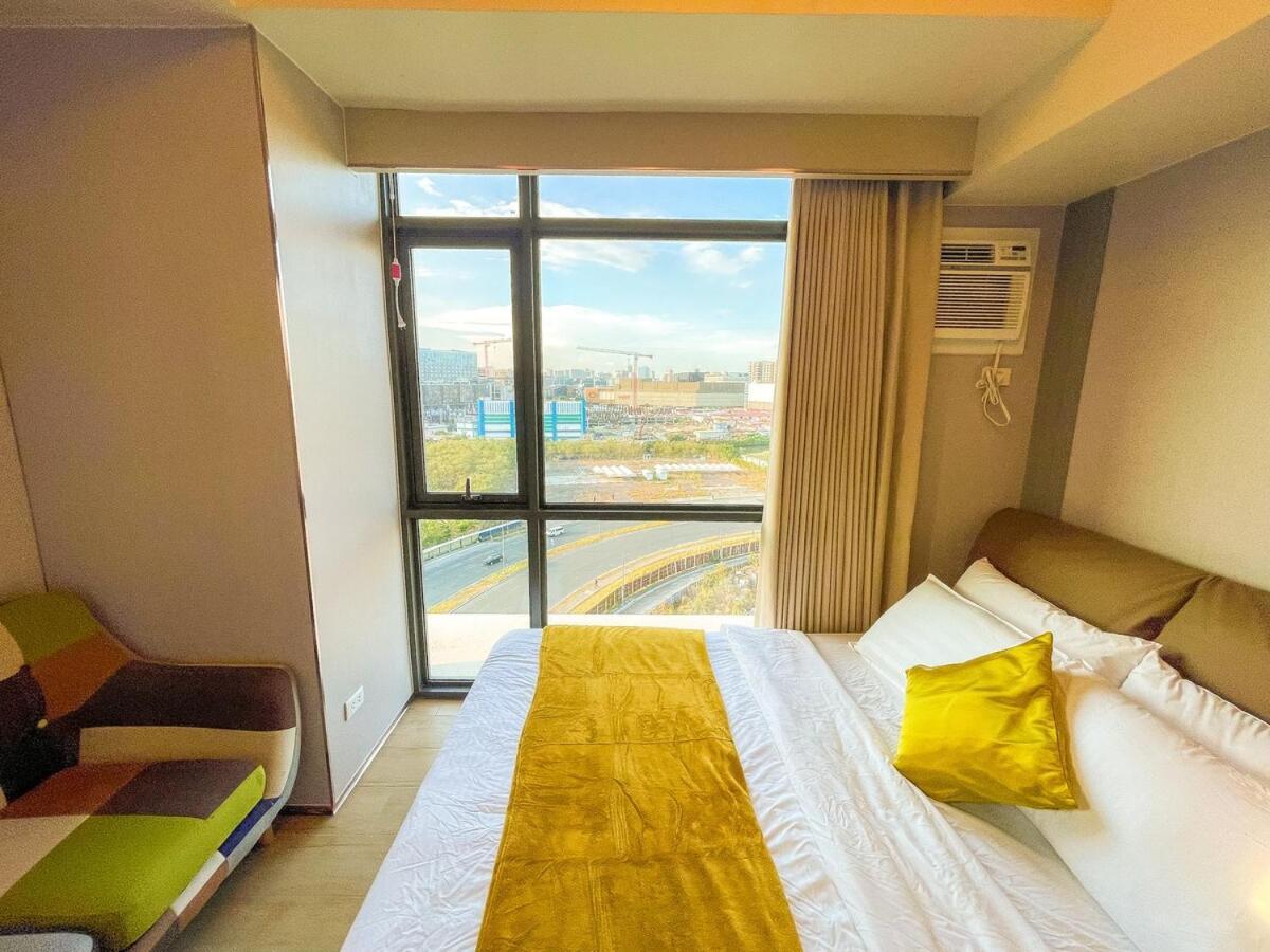 Lovely 1br Near Solaire, Okada I 5mins To Airport Manila