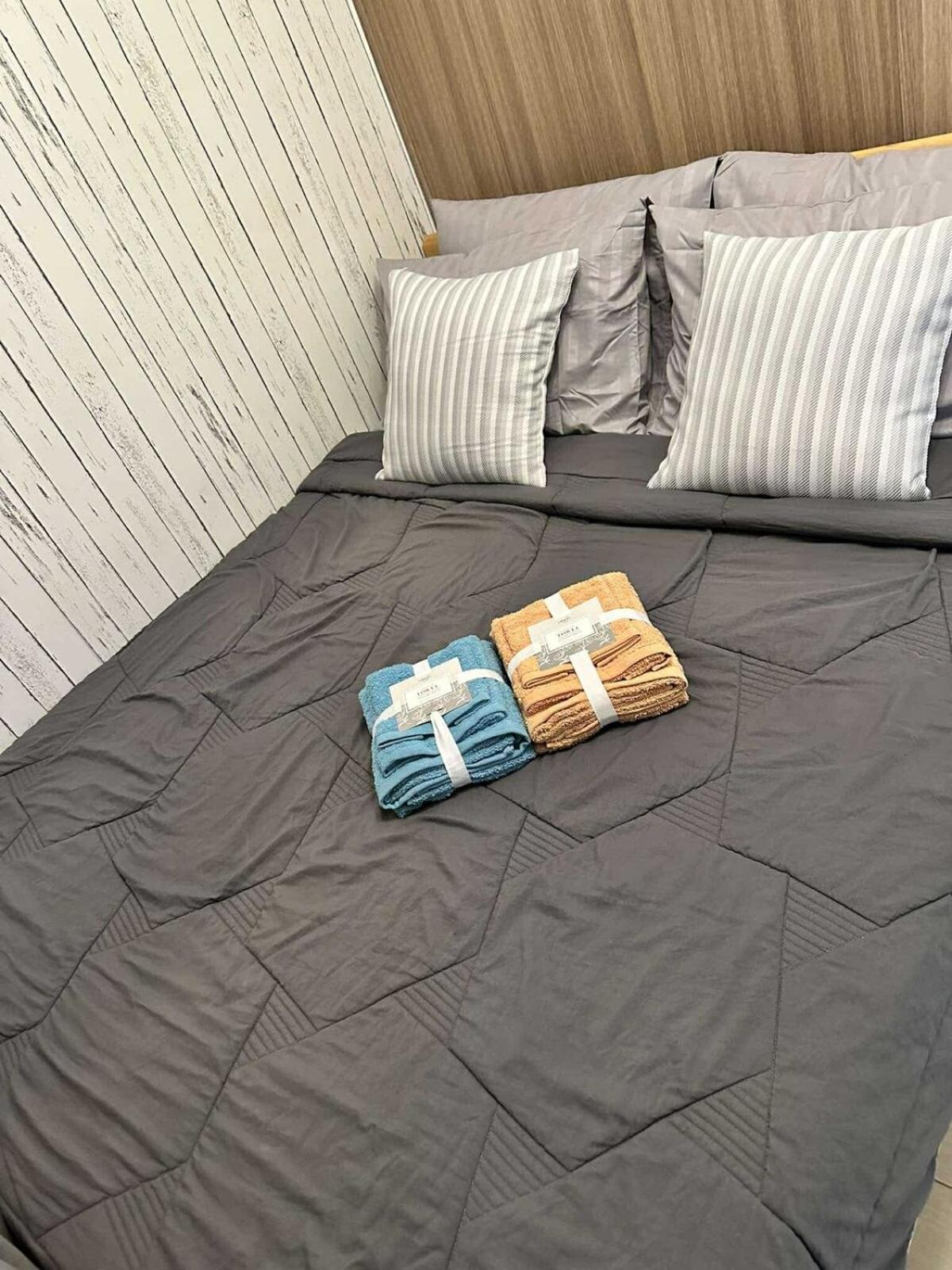 Sm Moa Shore Near Airport Pasay With Netflix Apartment Manila