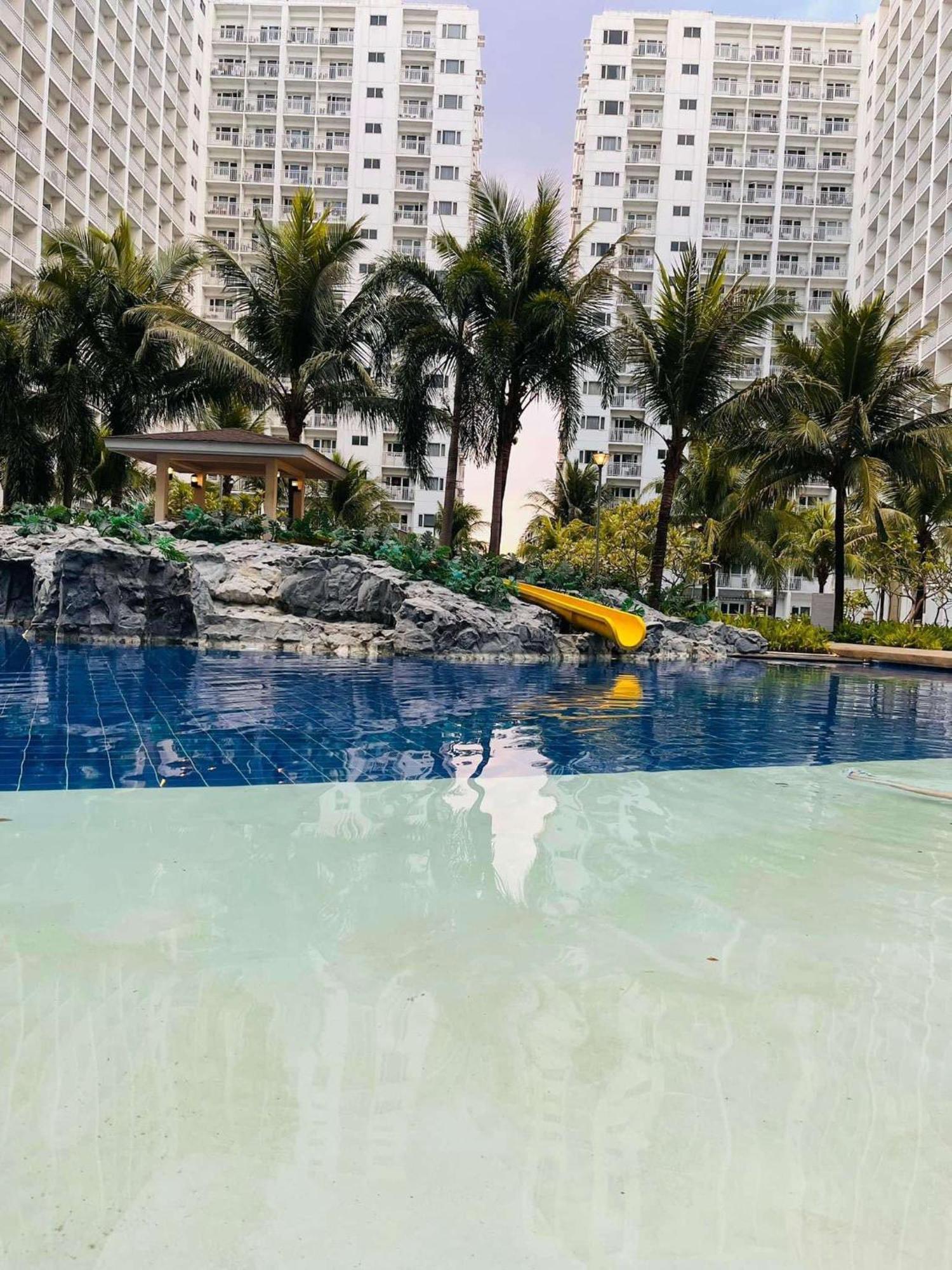 Wowstaycation Aparthotel