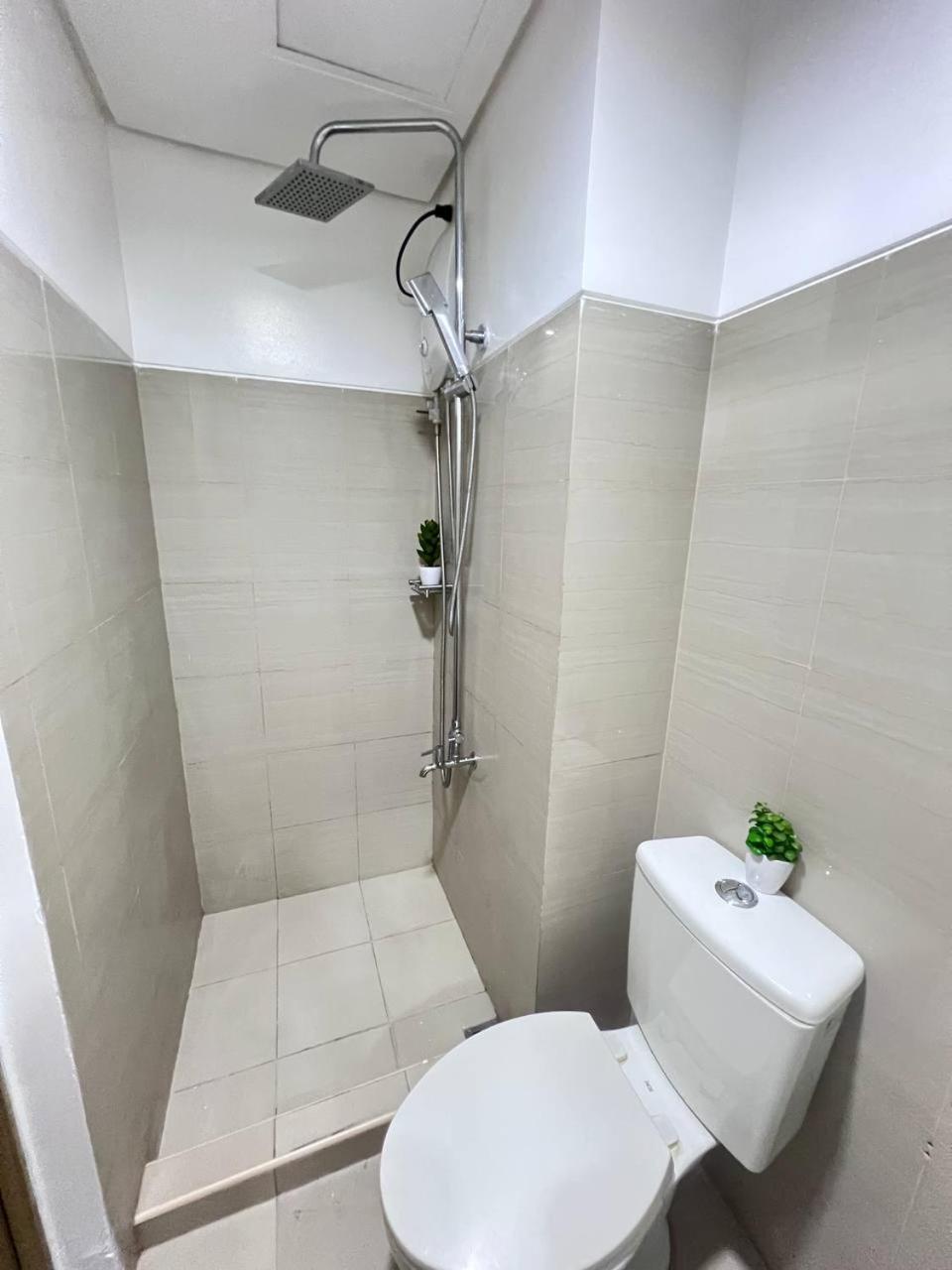 Unistay Shore Res W Bal Bay View Nr Moa Apartment