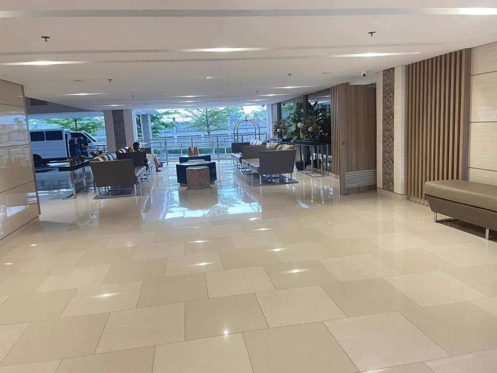 Cozy Condotel Field * Manila