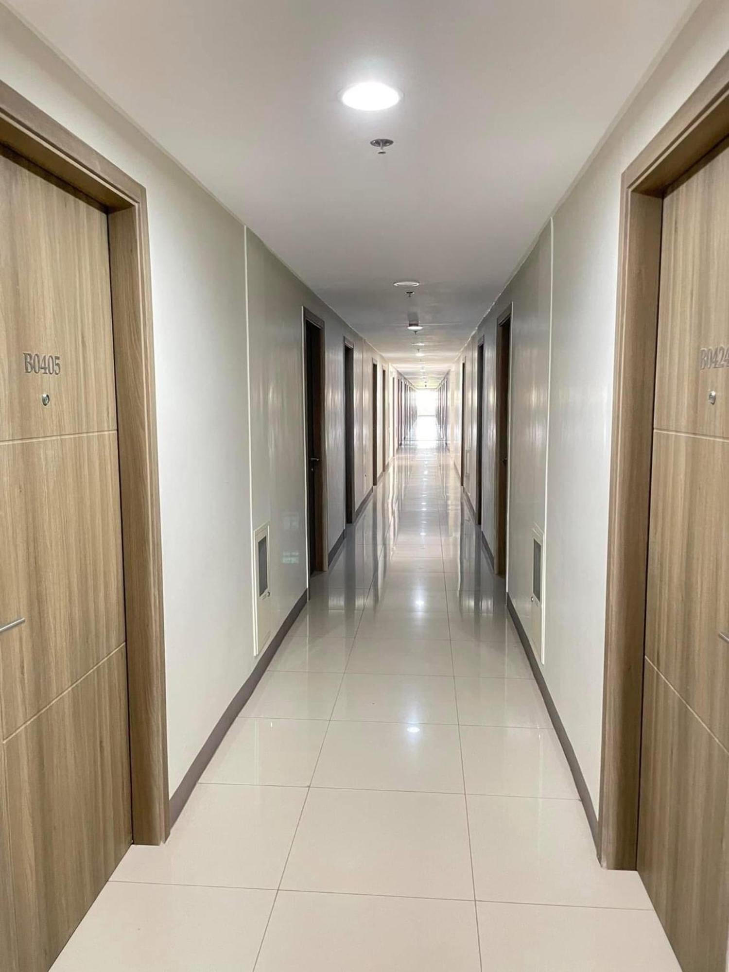 Cozy Condotel Field * Manila