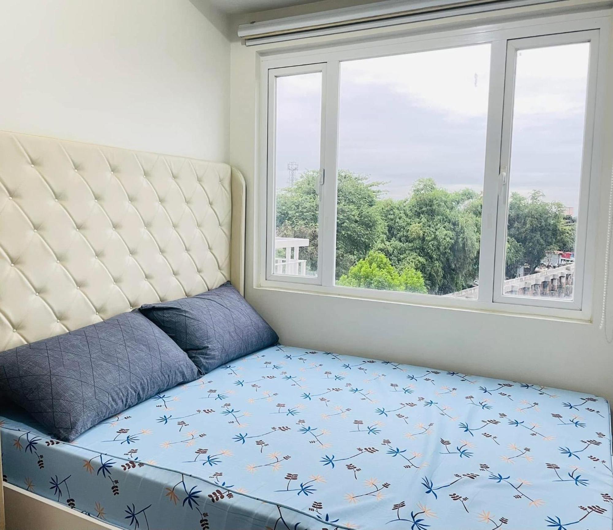 Cozy Condotel Field