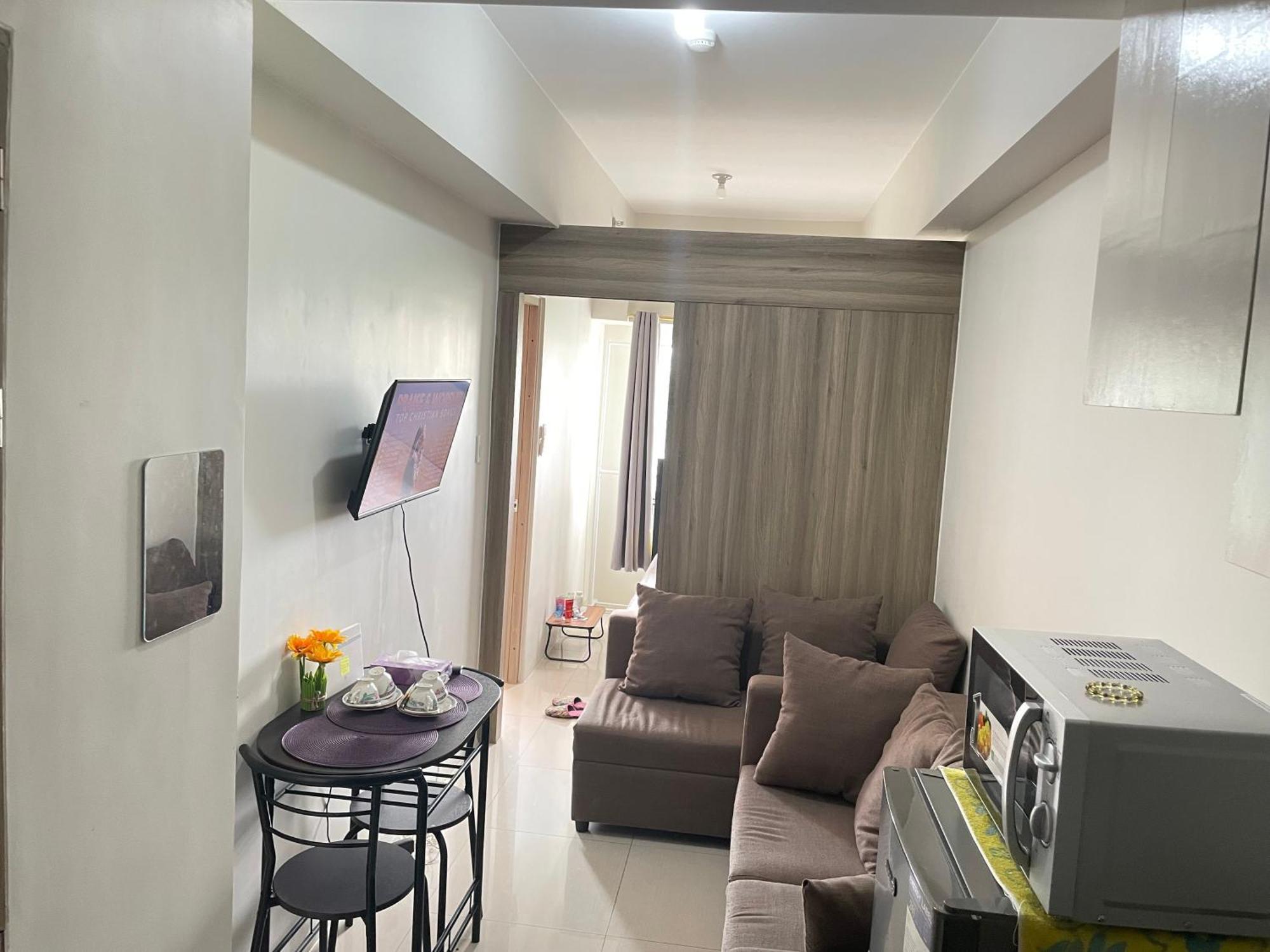 Cozy Condotel Field * Manila