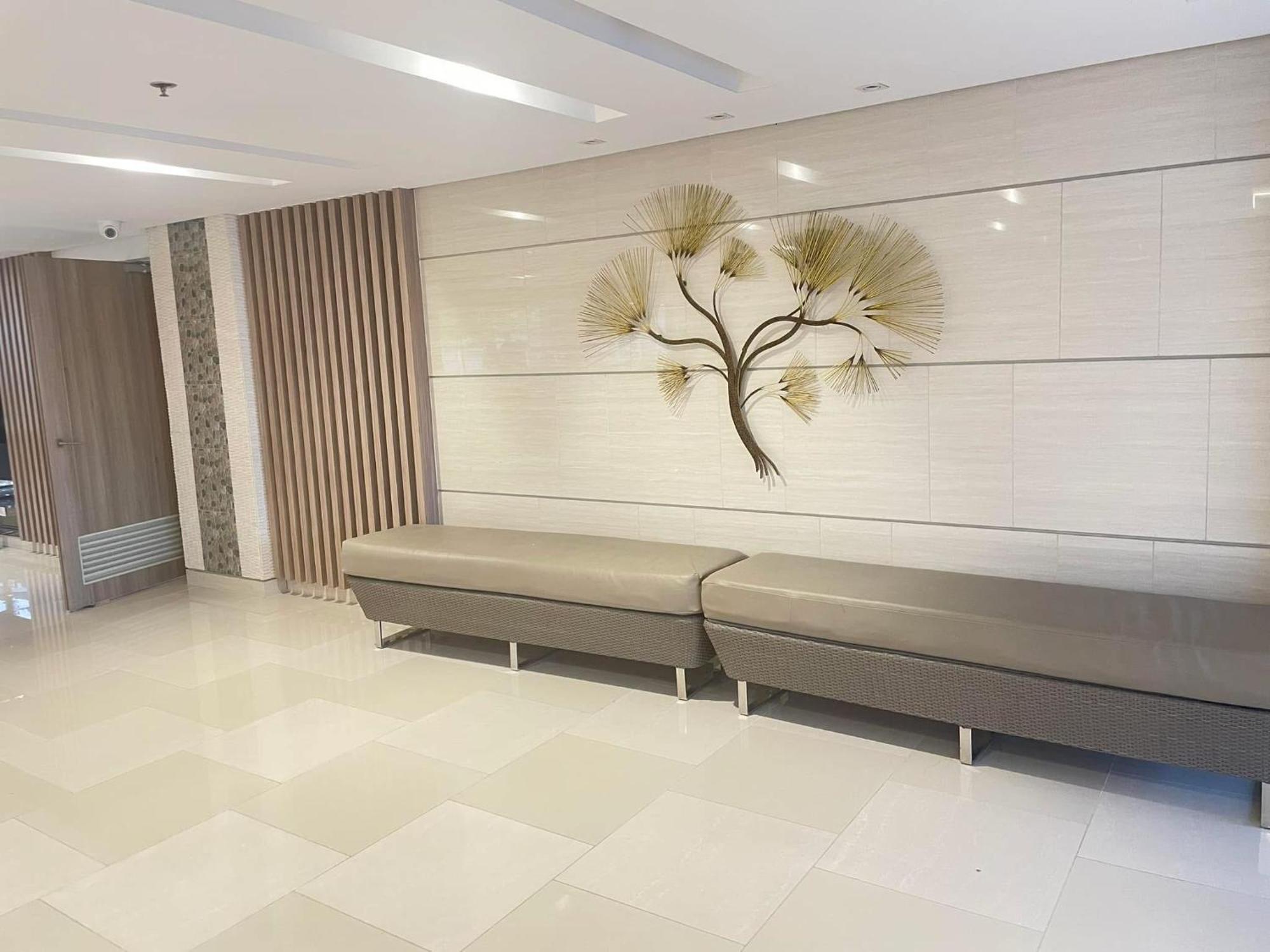 Cozy Condotel Field * Manila