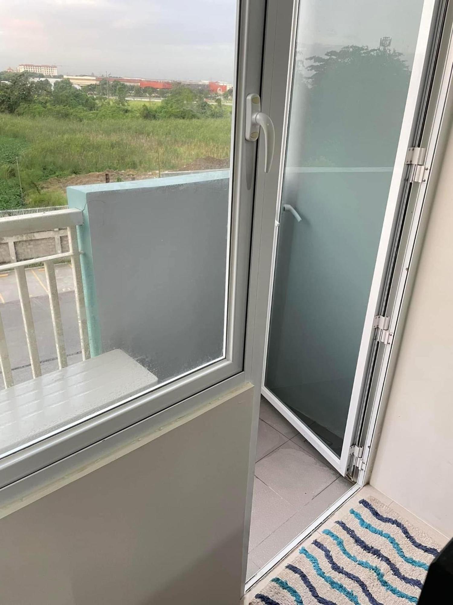 Cozy Condotel Field * Manila