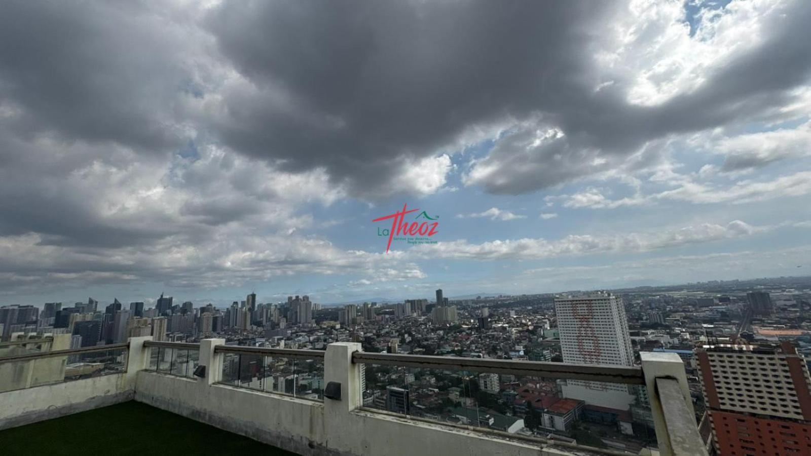 Lasuitez 2510 I Breathtaking 360 Skyline Views Manila