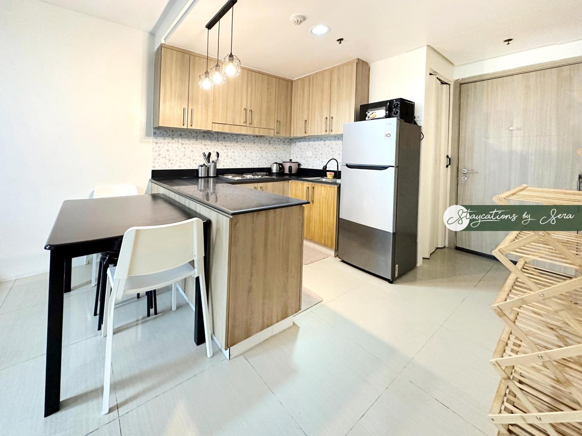 Shore Residences 2 Bedroom With Balcony Near Naia Airport Moa *