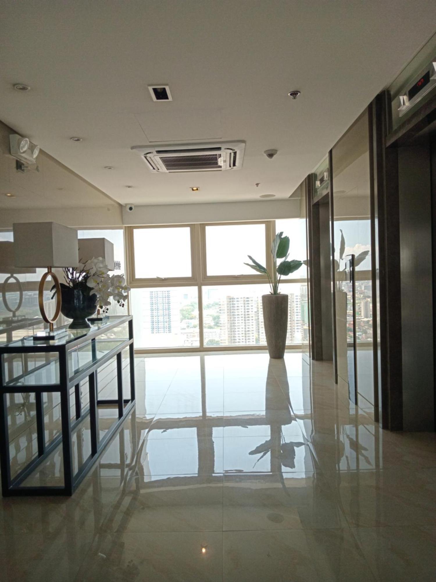 Aparthotel Next Door Ph