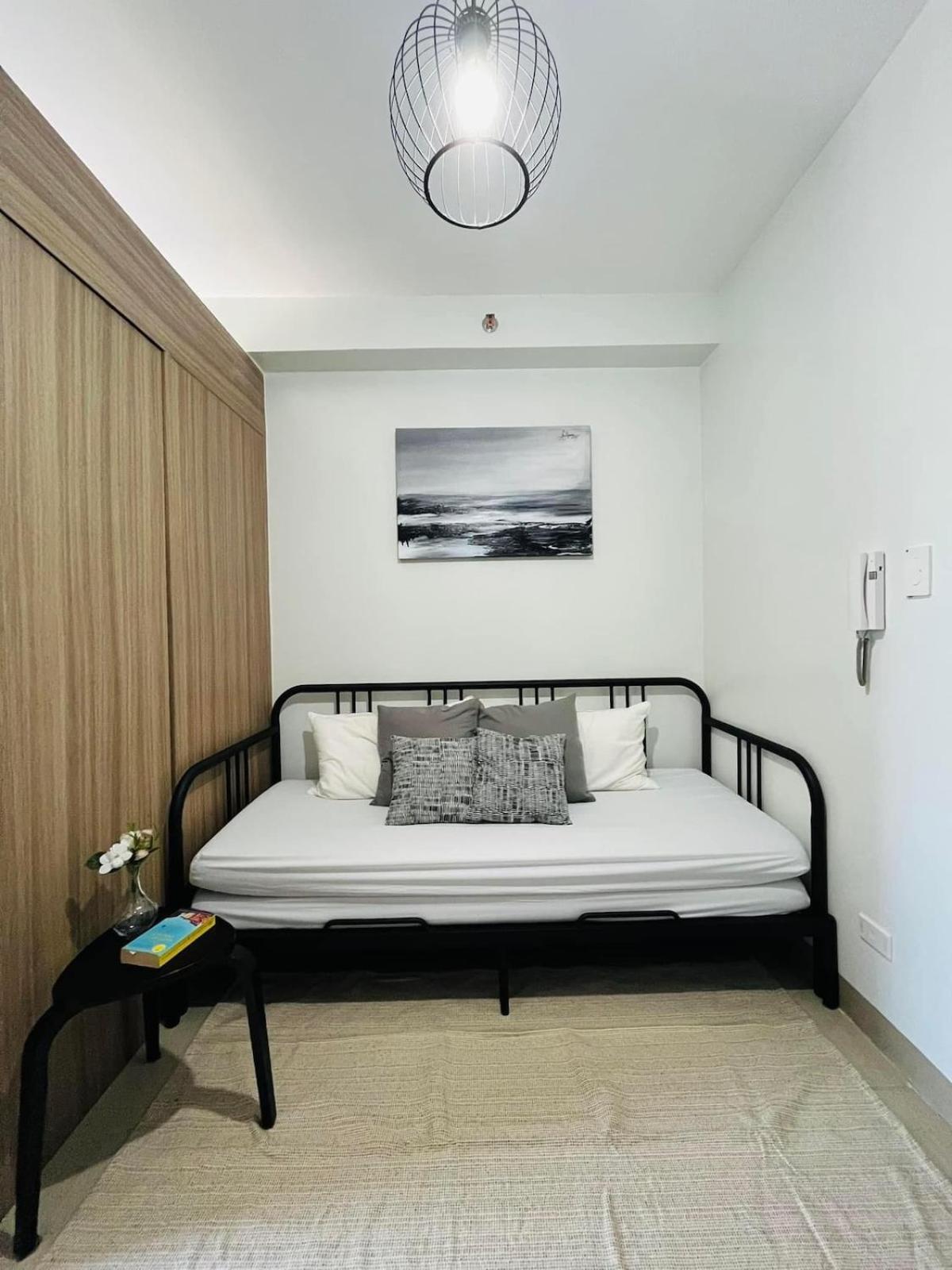 Affordable In Moa Apartment